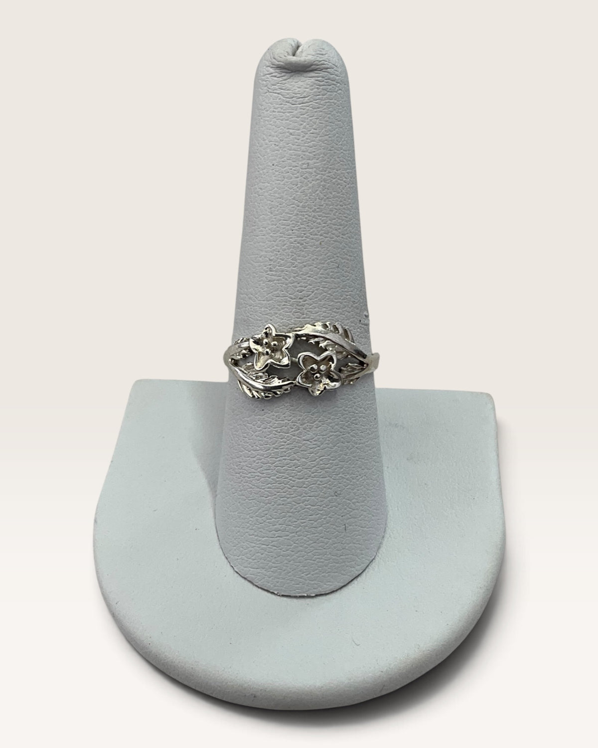 Sterling Silver Flower Ring - Pre-Loved