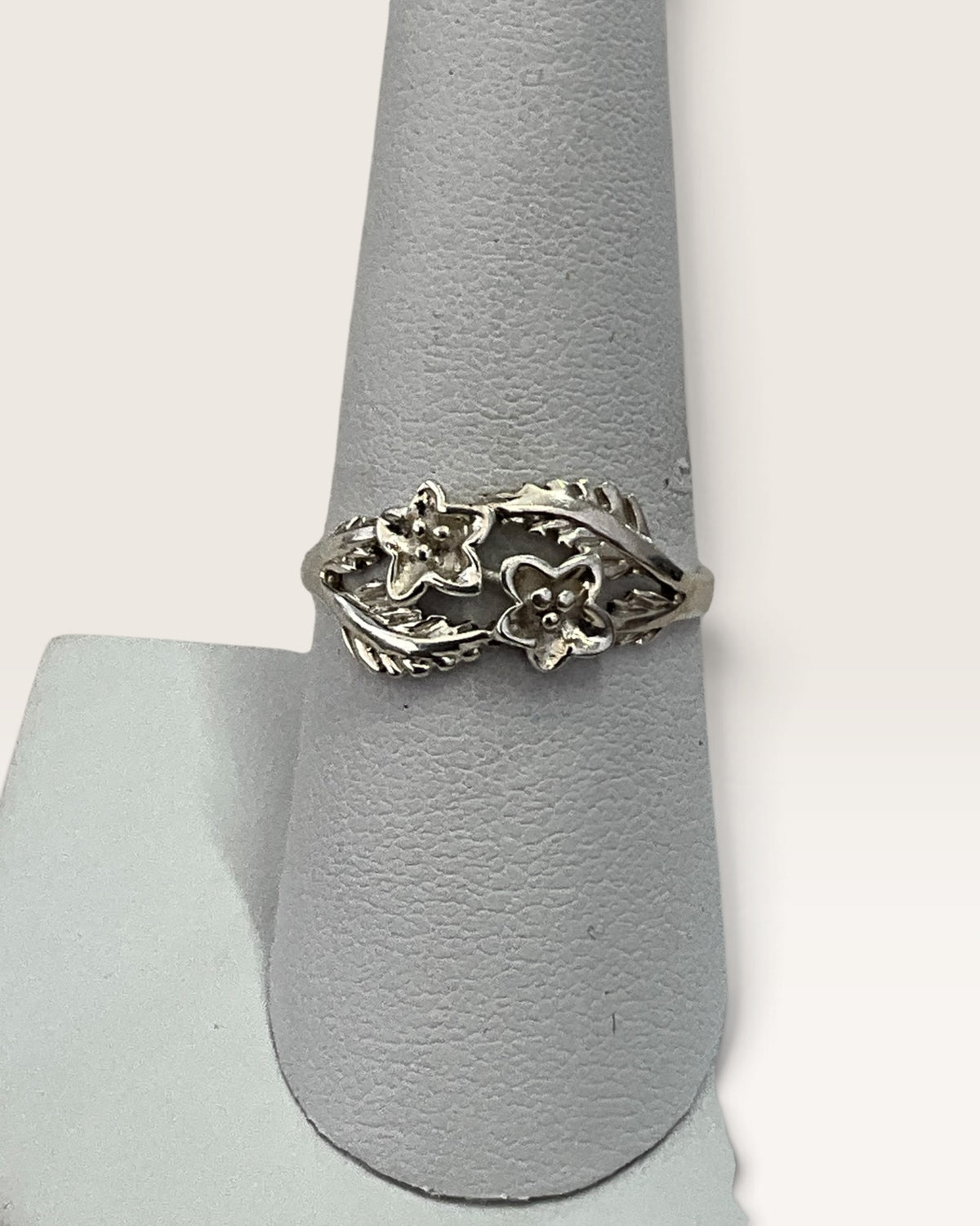 Sterling Silver Flower Ring - Pre-Loved