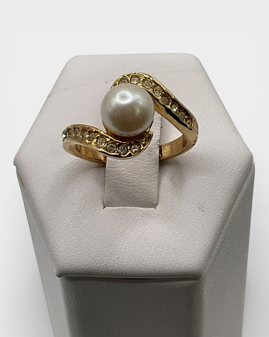 Faux Pearl Twist Band Ring - Estate Sale (Great Condition)