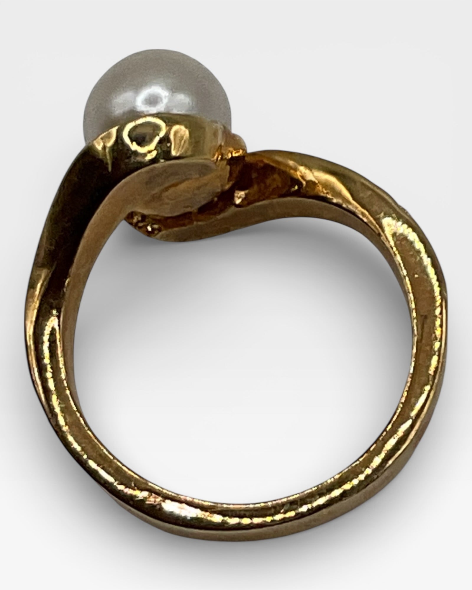 Faux Pearl Twist Band Ring - Estate Sale (Great Condition)
