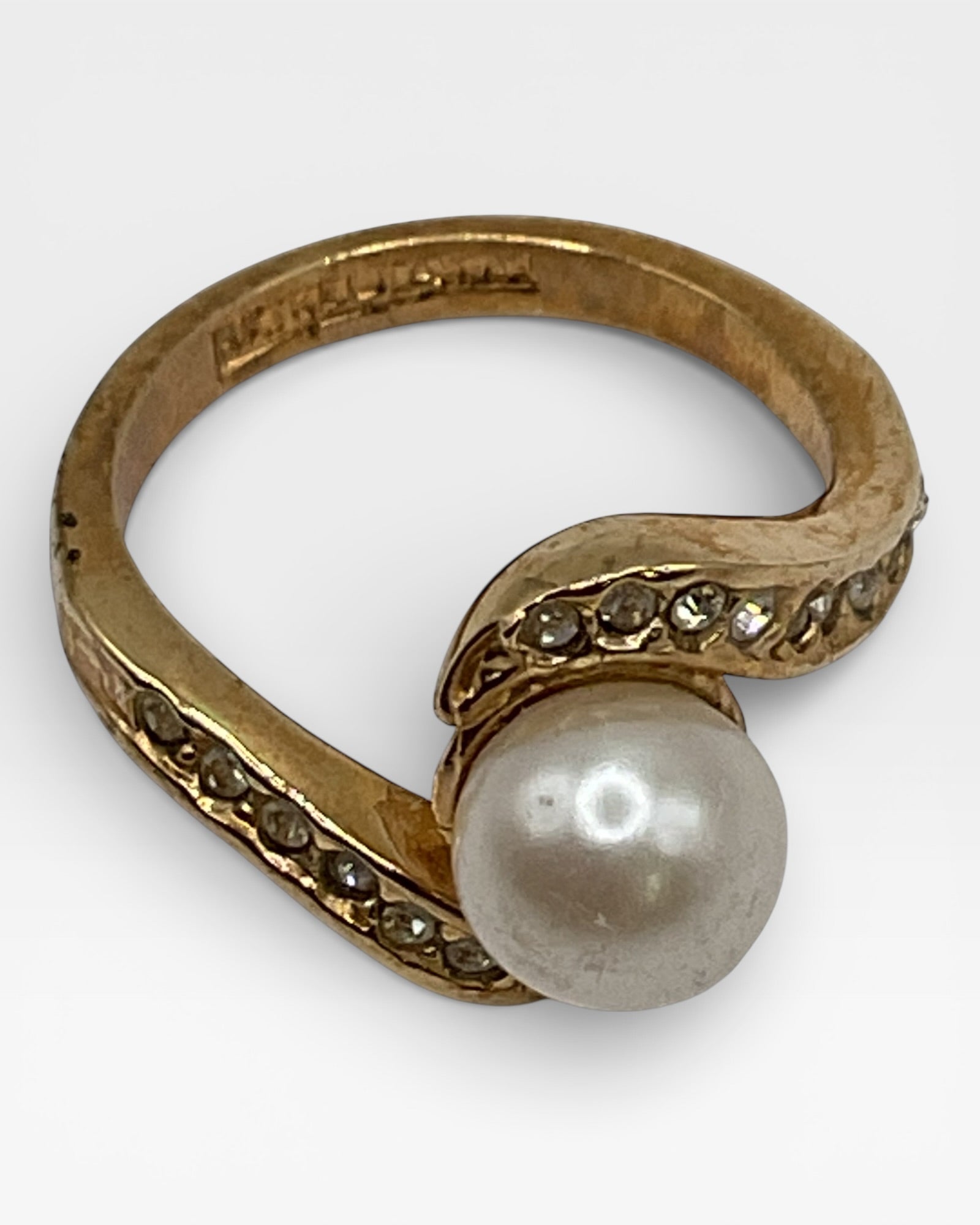 Faux Pearl Twist Band Ring - Estate Sale (Great Condition)