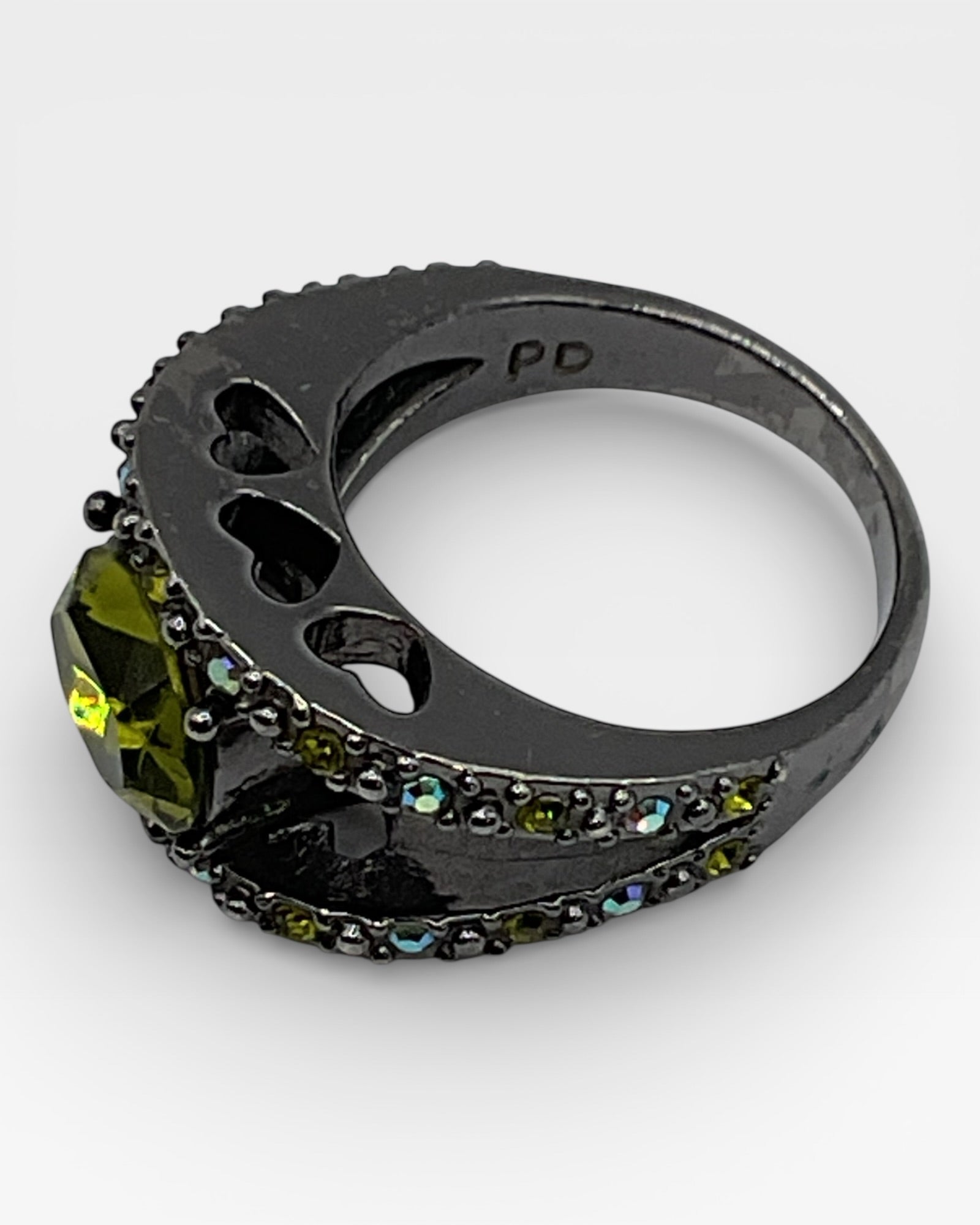 Premier Designs Napoli Faux Peridot Ring - Estate Sale (Great Condition)