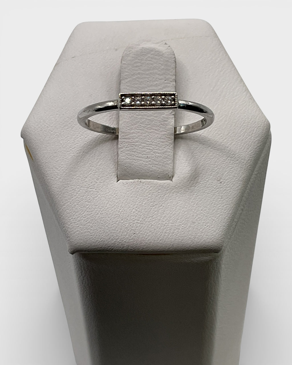 Sterling Silver 4 Stone Band Ring - Estate Sale (Great Condition)