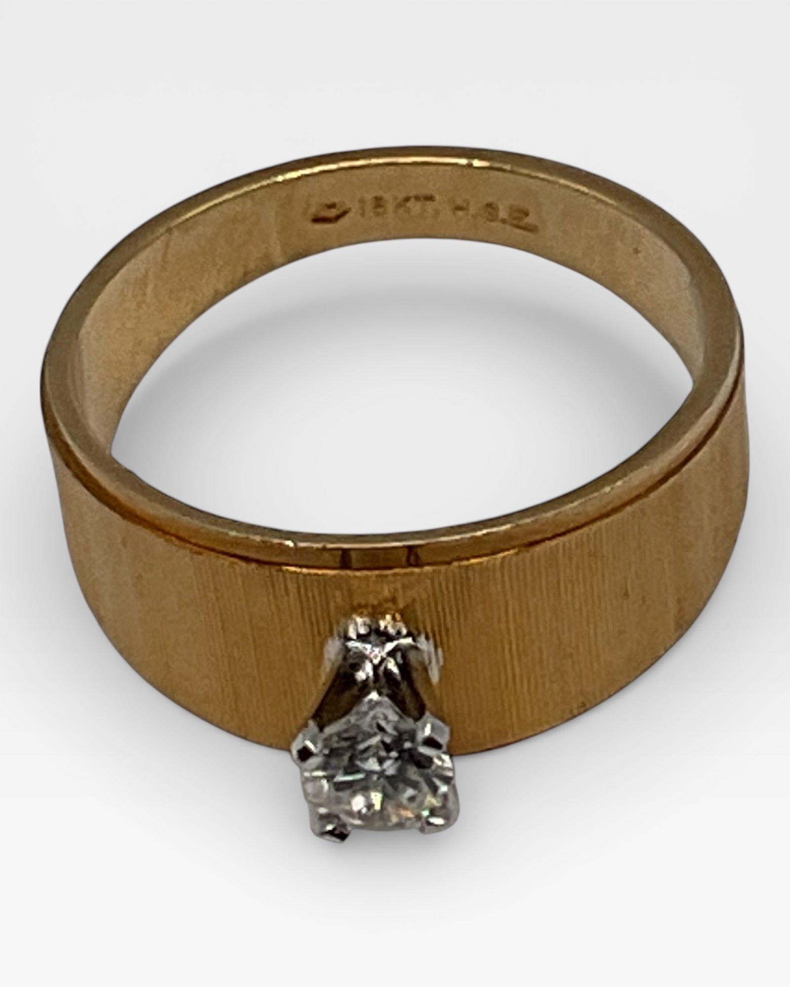 Solitaire Band Ring - Estate Sale (Great Condition)