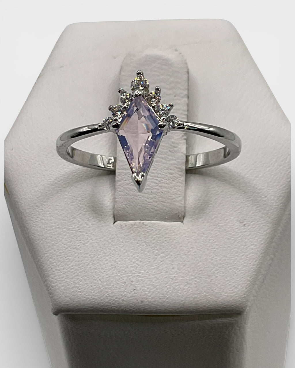 Amethyst Gemstone Ring - Estate Sale (Great Condition)