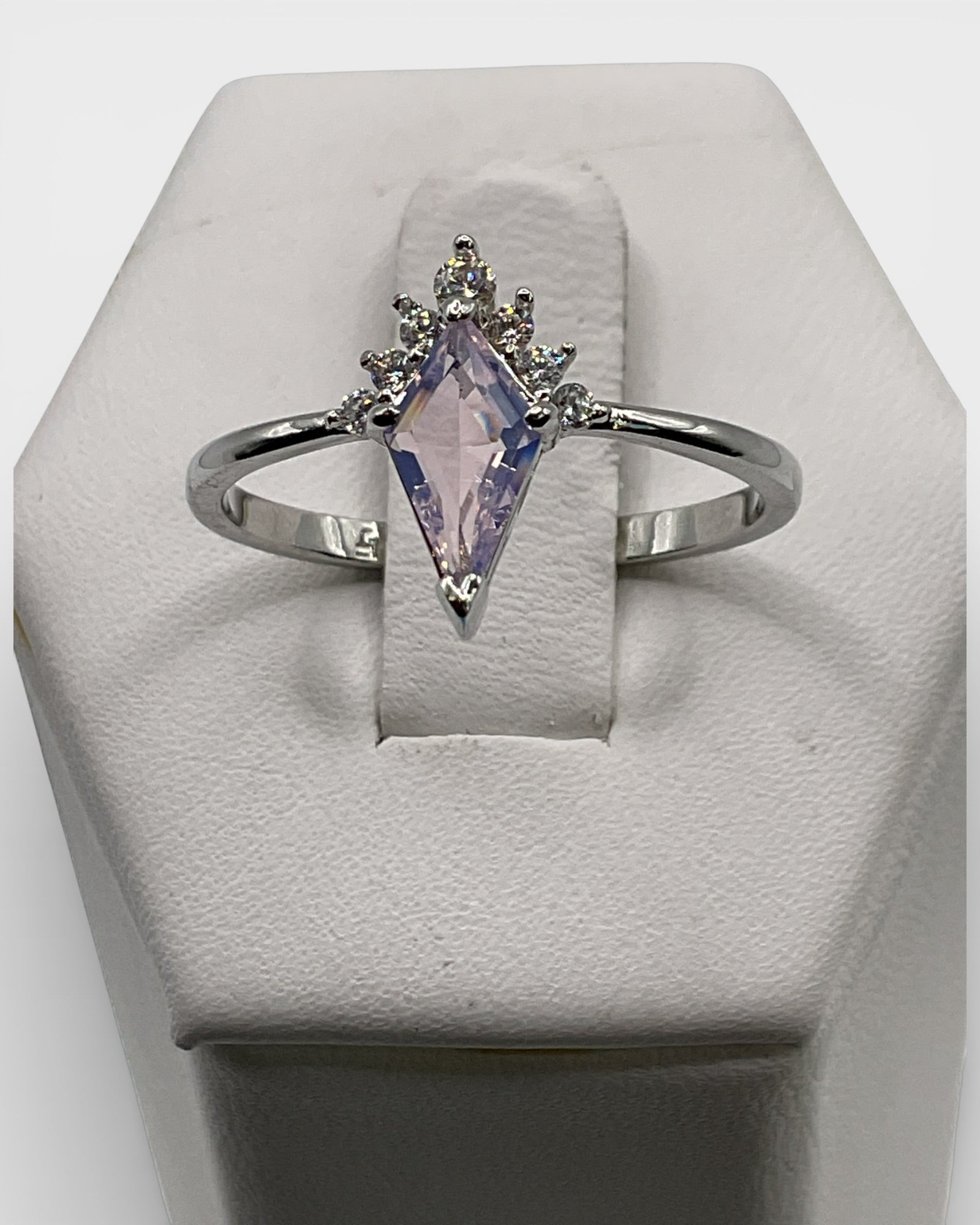 Amethyst Gemstone Ring - Estate Sale (Great Condition)