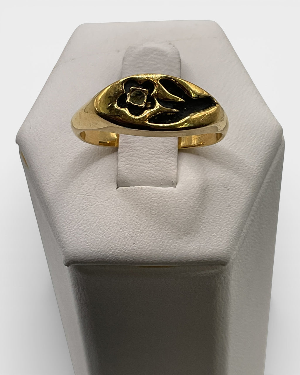 Vintage 1980's Flower Ring - Estate Sale (Great Condition)
