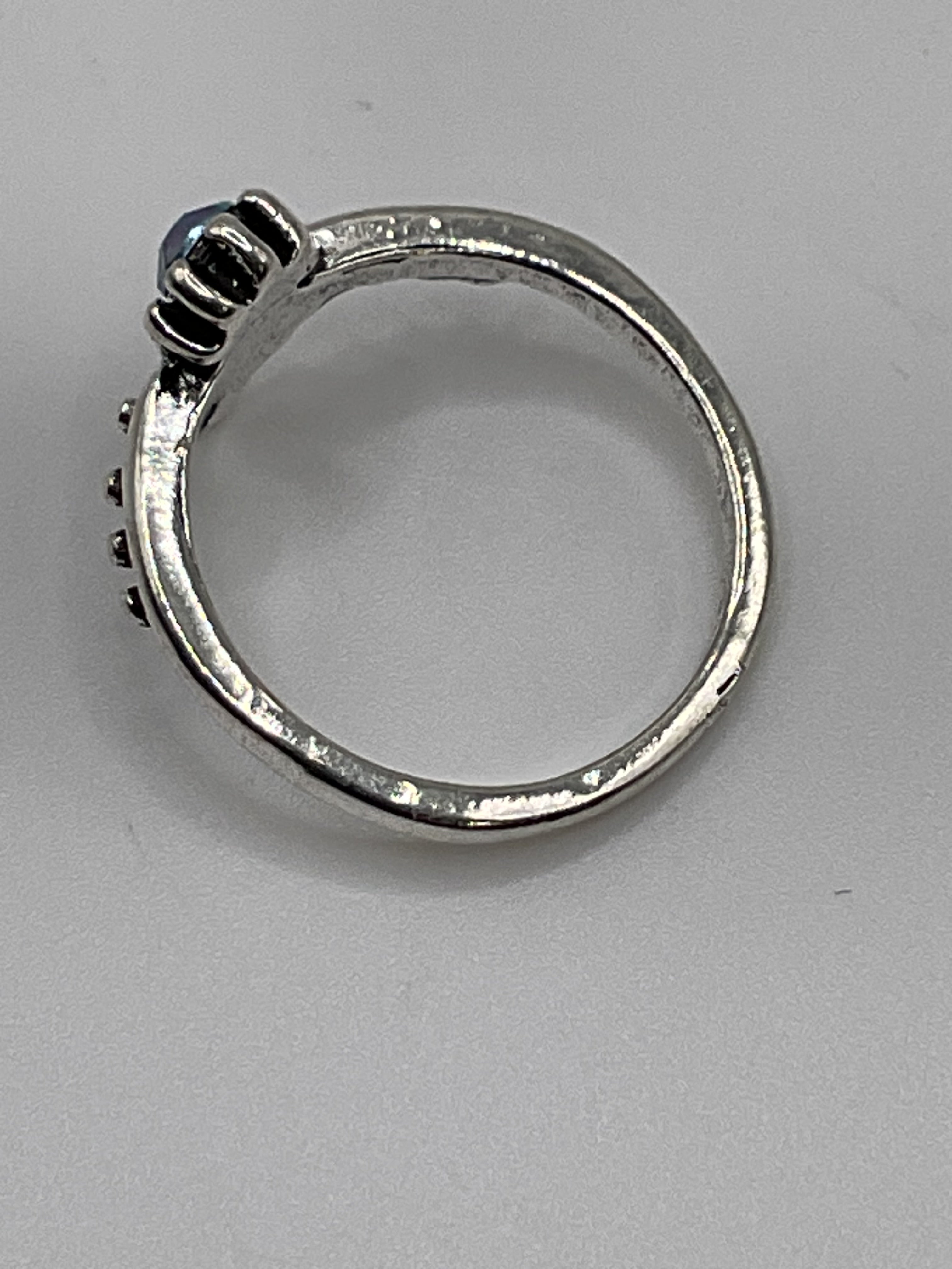 Blue Topaz Pointed Ring - Estate Sale (Great Condition)