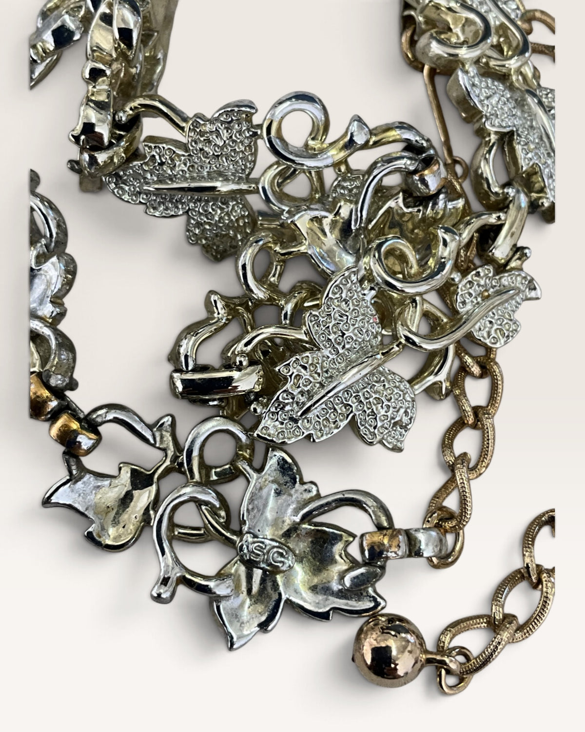 1958 Vintage Sarah Coventry Fancy Leaf Chocker - Pre-Loved