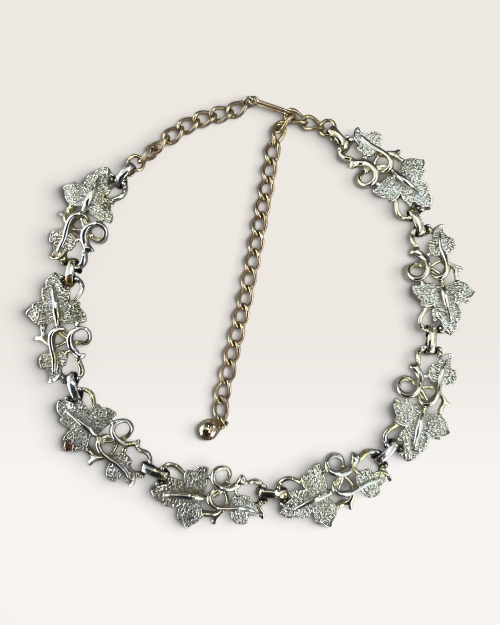 1958 Vintage Sarah Coventry Fancy Leaf Chocker - Pre-Loved