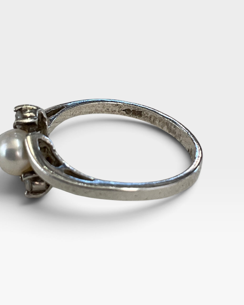 Sterling Silver Pearl & CZ Ring - Pre-Loved
