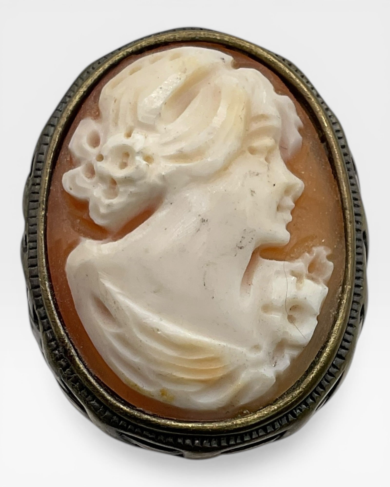 Vintage Cameo Ring - Estate Sale - (Great Condition)