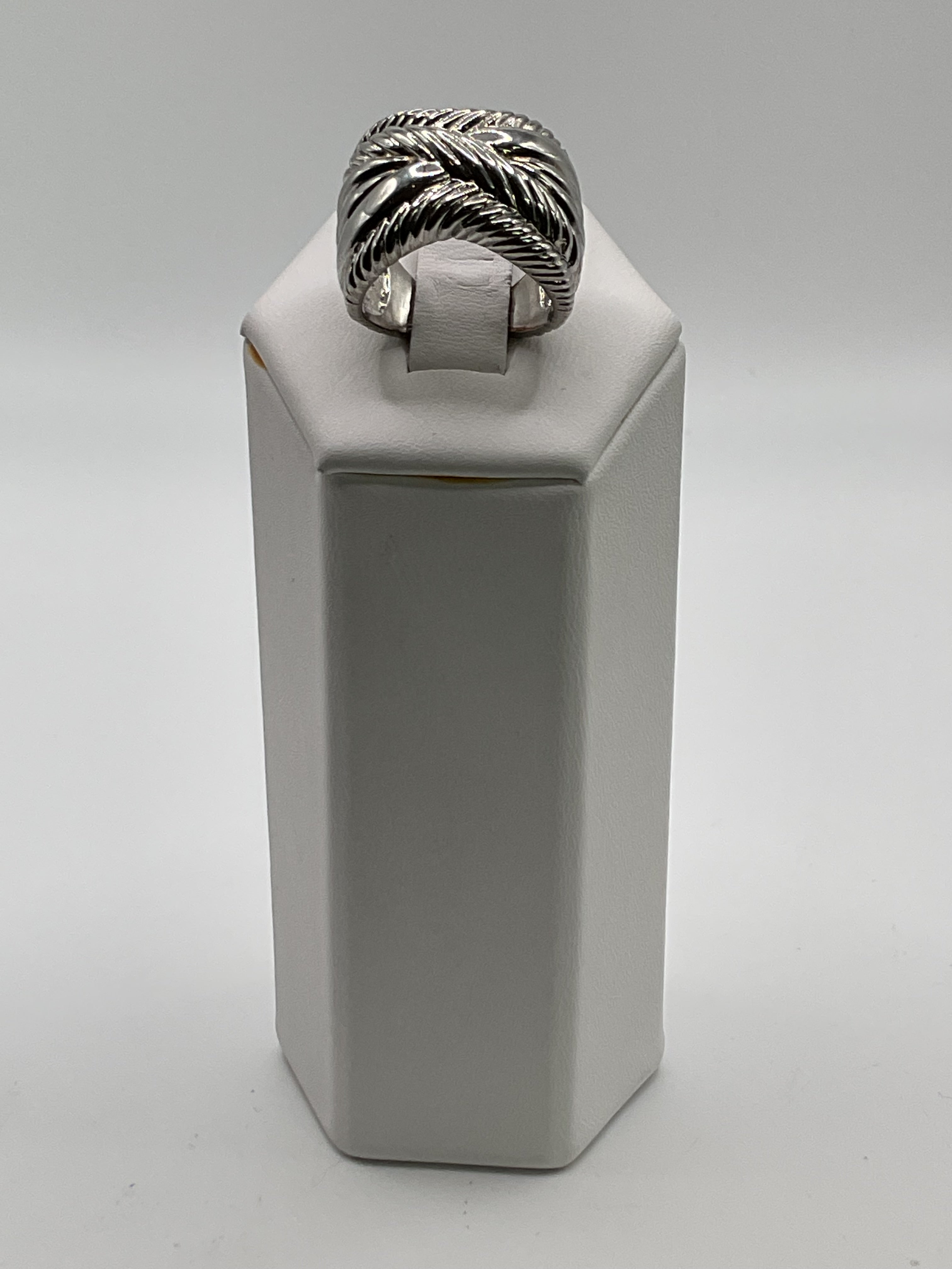 Cable Twist Designer Inspired Band Ring - Estate Sale - (Great Condition)