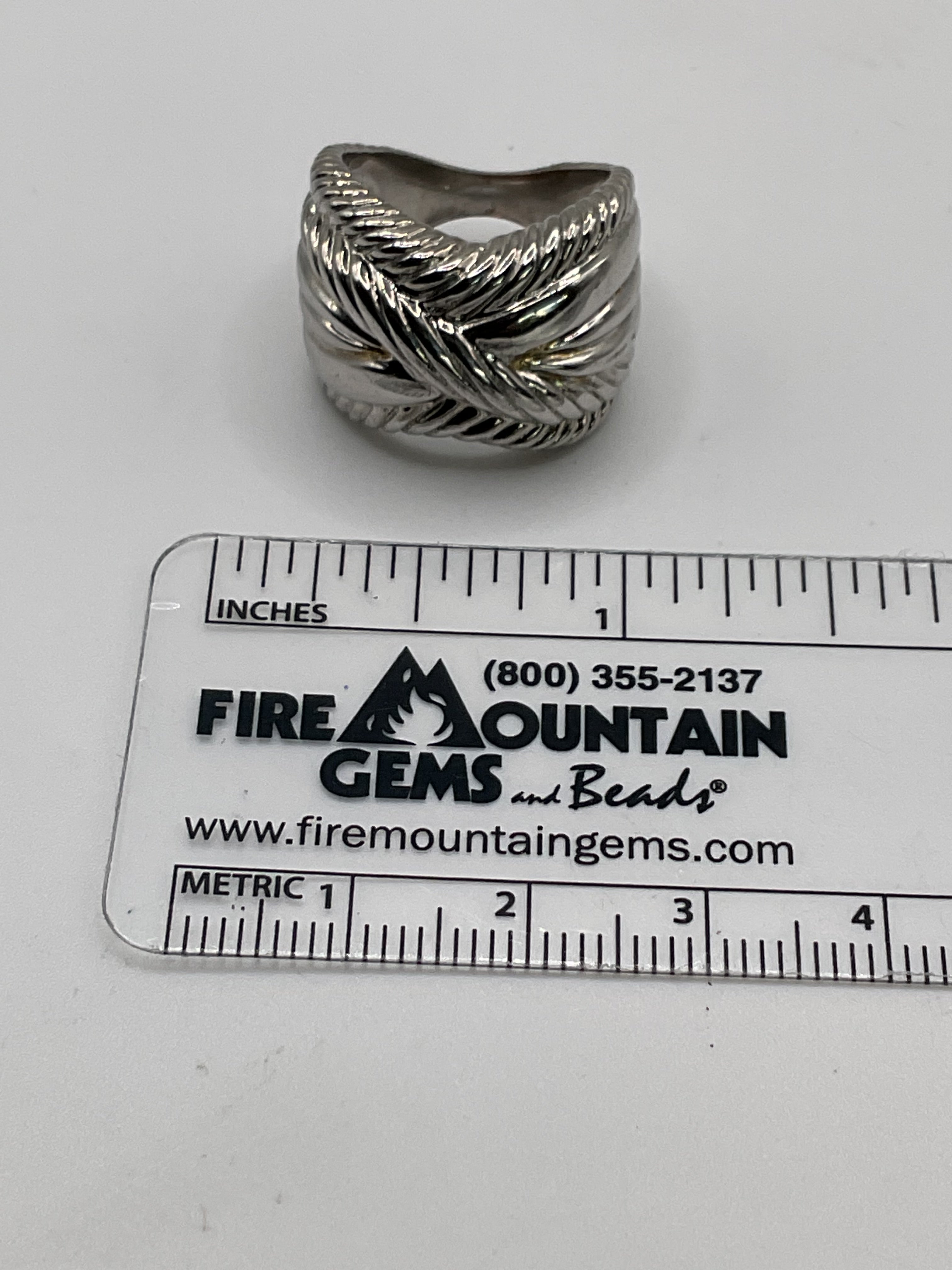Cable Twist Designer Inspired Band Ring - Estate Sale - (Great Condition)