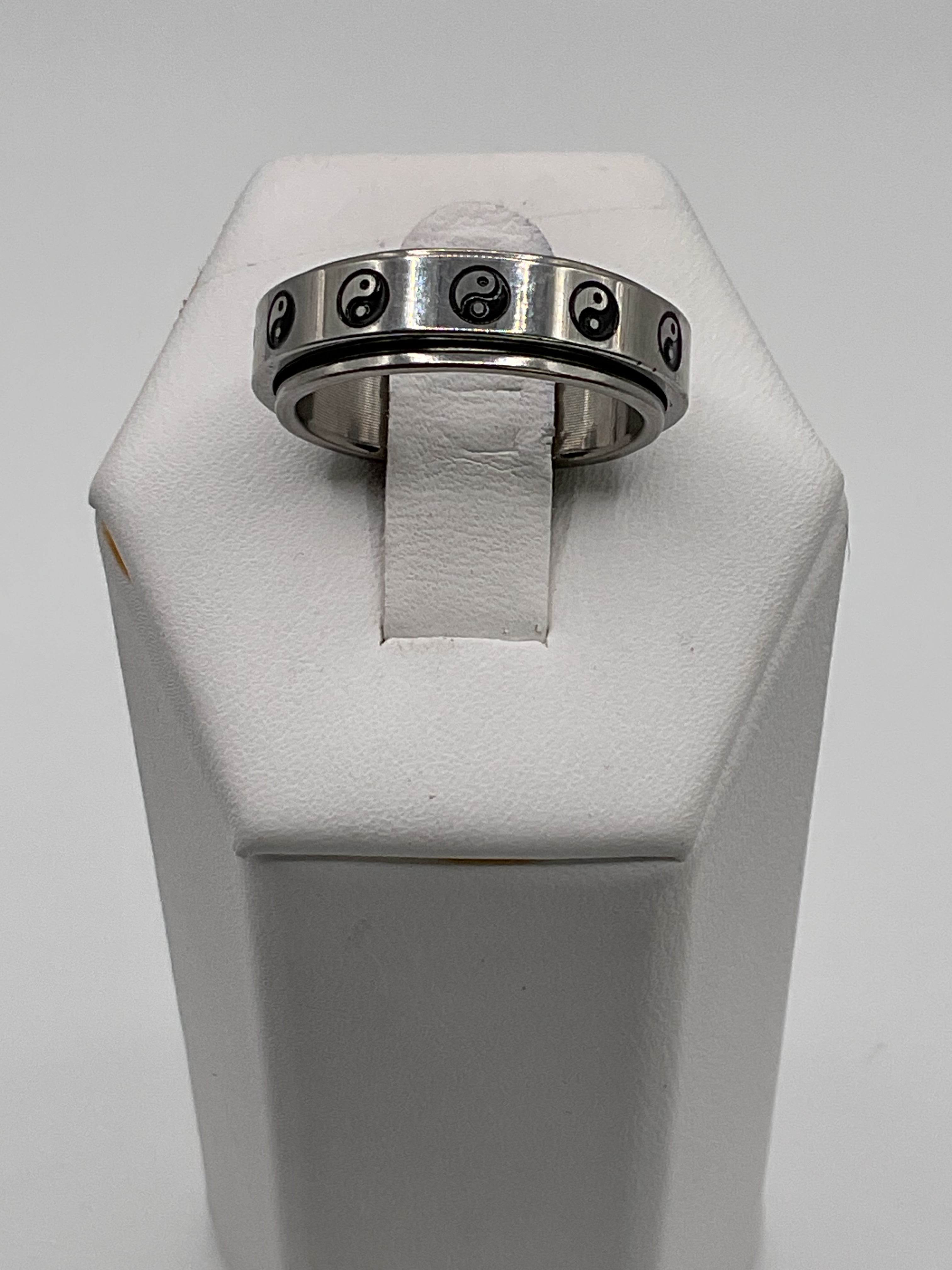 Yin Yang Spinner Stainless Steel Fidget Ring - Estate Sale (Great Condition)