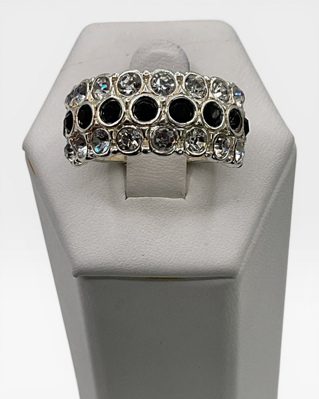 Black & Clear Crystal Band Ring - Estate Sale (Great Condition)