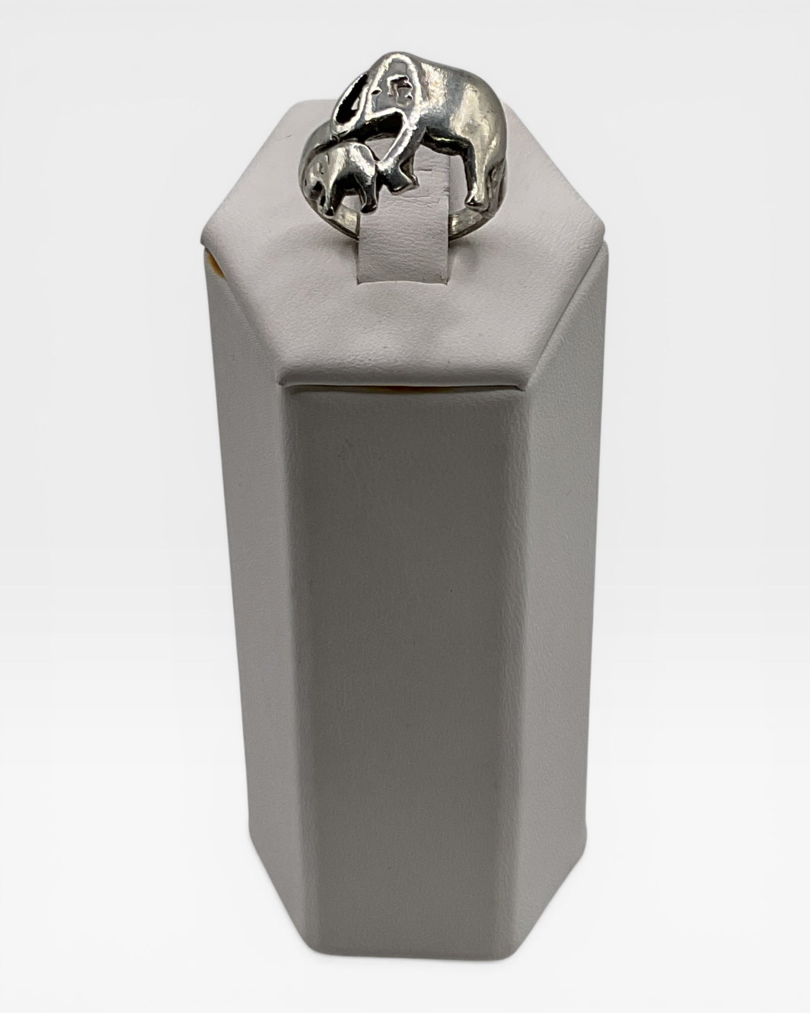 Mother & Baby Elephant Ring - Estate Sale (Great Condition)