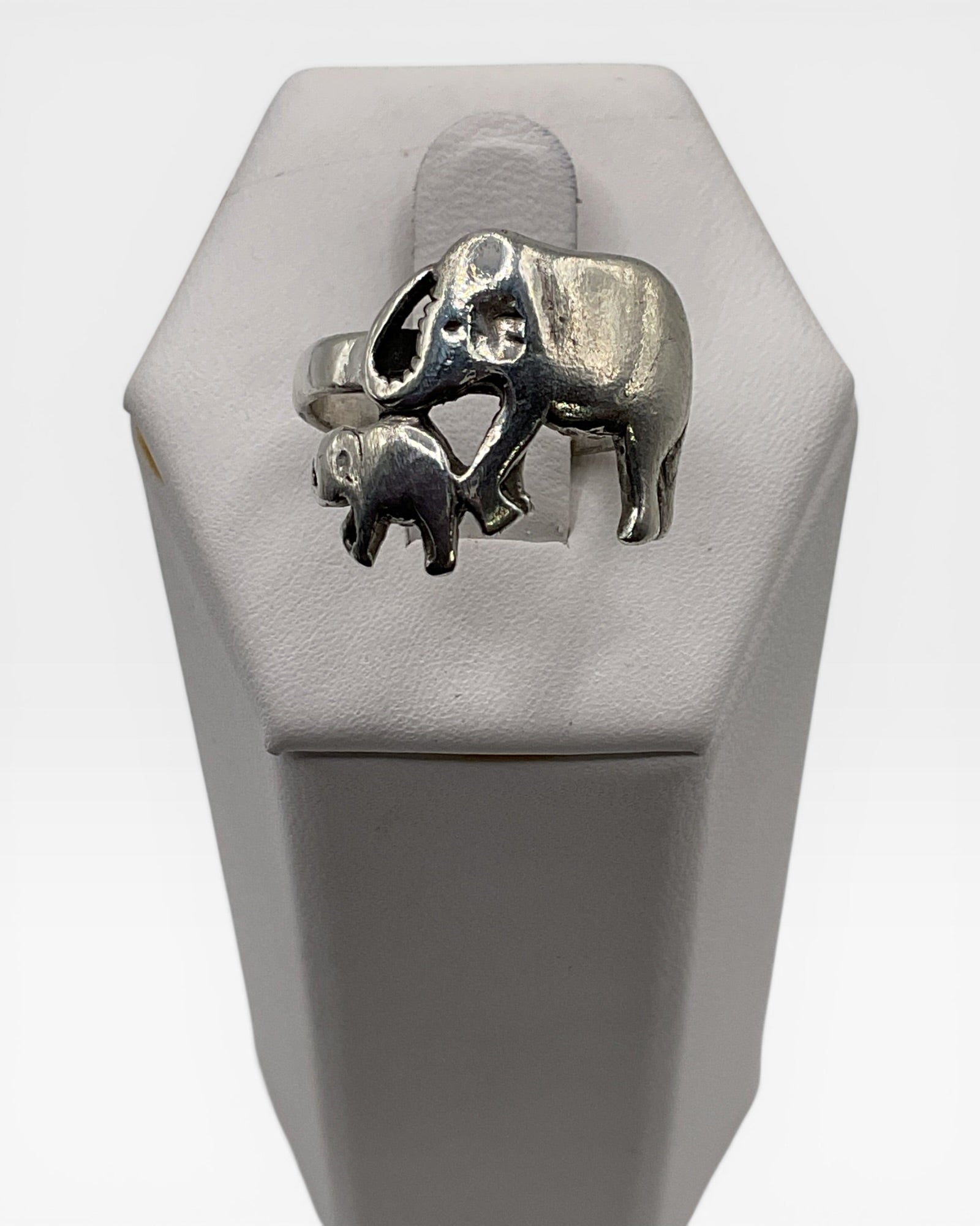 Mother & Baby Elephant Ring - Estate Sale (Great Condition)
