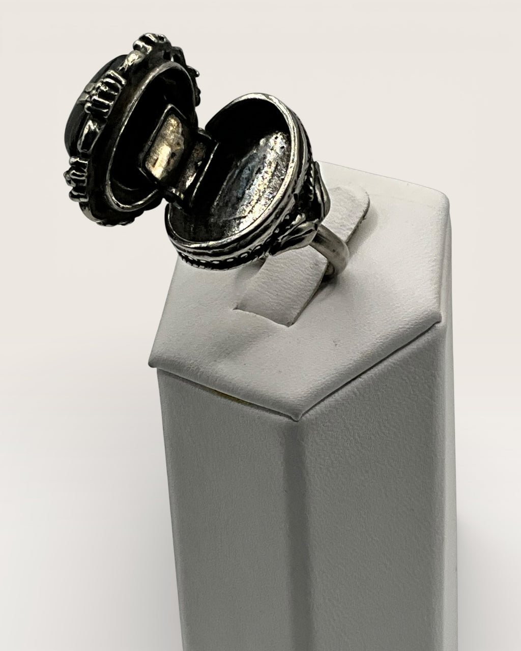 Black Agate Poison Ring - Estate Sale (Great Condition)