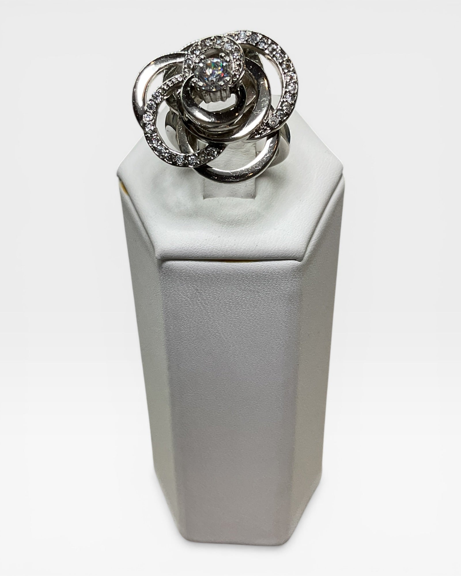 Halo Swirl Ring - Estate Sale (Great Condition)