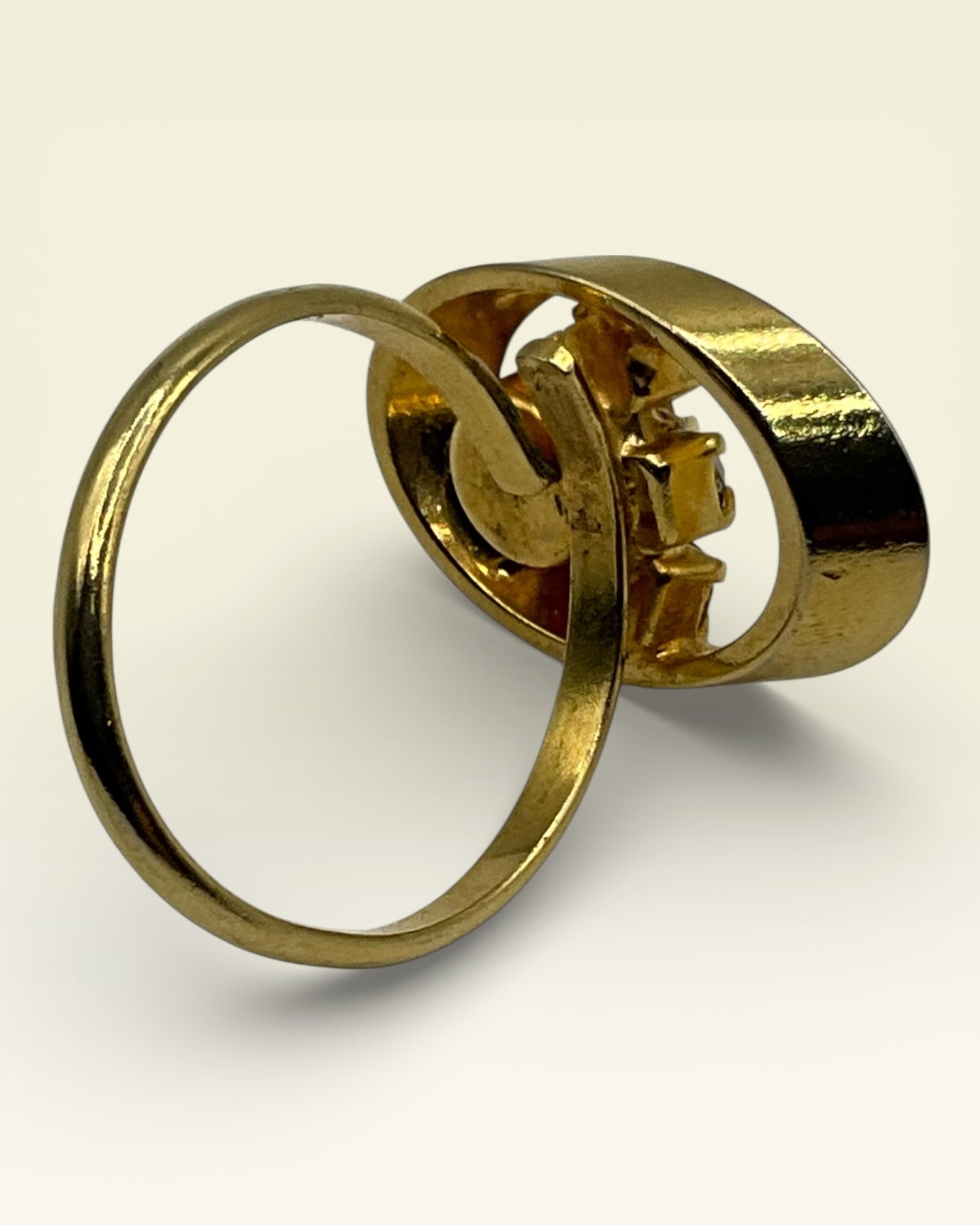 Circle Ring - Estate Sale (Great Condition)