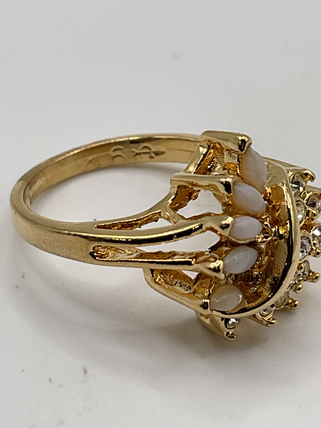 Vintage Uncas Faux Opal & Rhinestone Gold Tone Cocktail Ring - Estate Sale (Great Condition)
