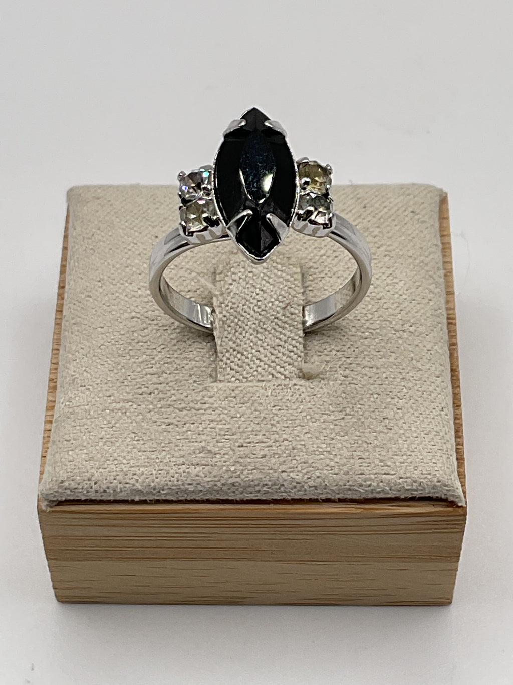 Vintage Sarah Coventry Black Glass Onyx  Silver Tone Adjustable Ring - Estate Sale (Great Condition)
