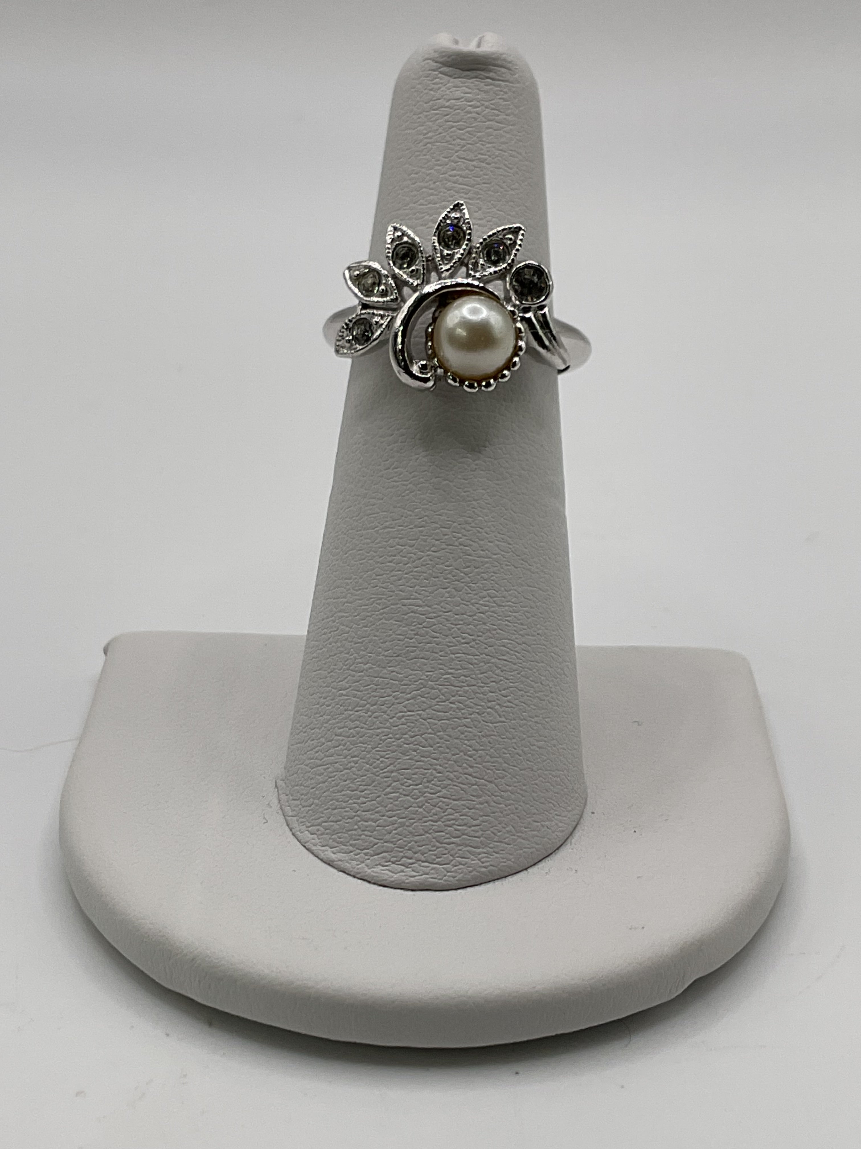 Vintage Avon Art Deco Regency Faux Pearl Flower Scroll Silver-tone Ring  - Estate Sale (Great Condition)