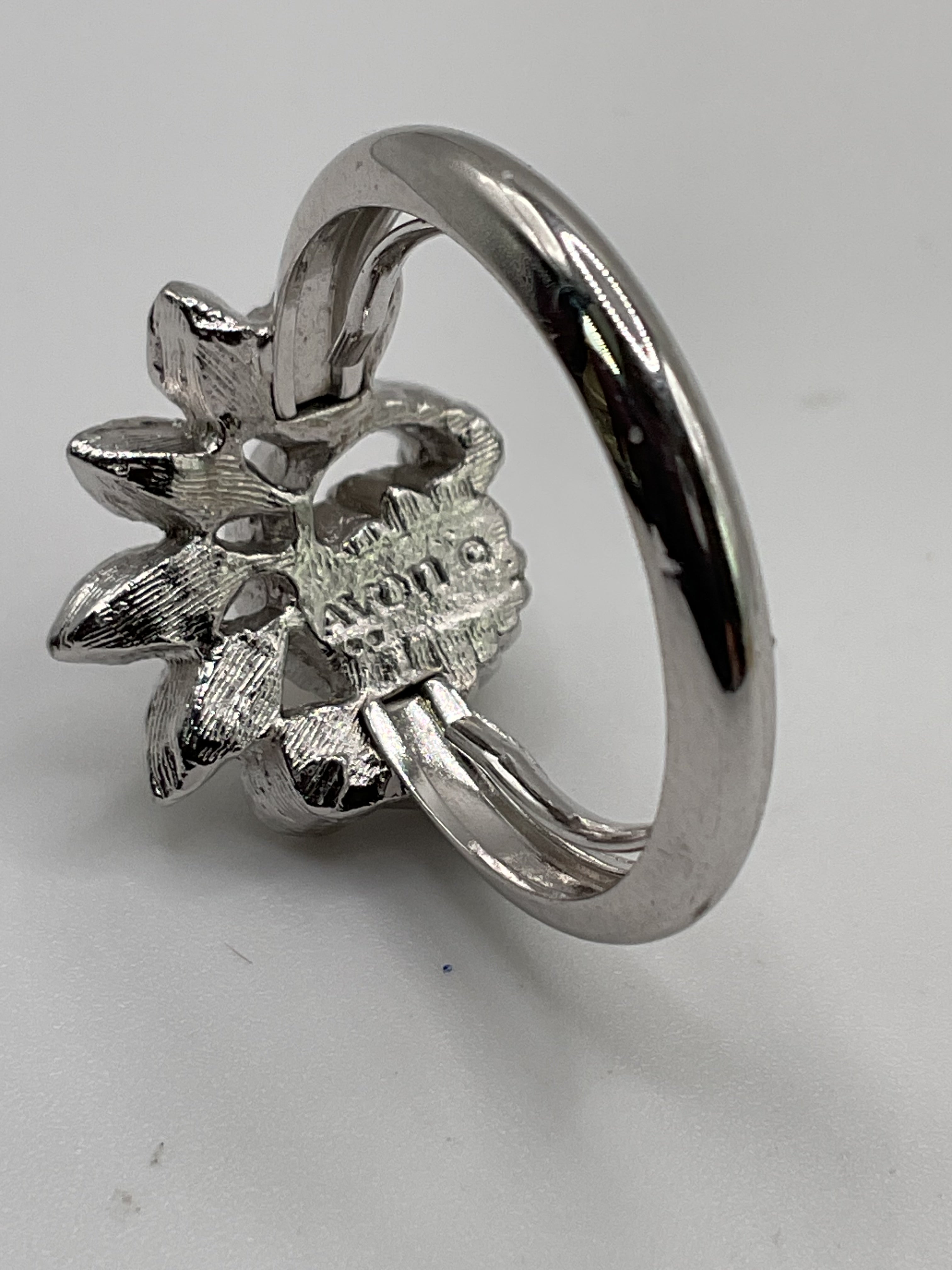 Vintage Avon Art Deco Regency Faux Pearl Flower Scroll Silver-tone Ring  - Estate Sale (Great Condition)
