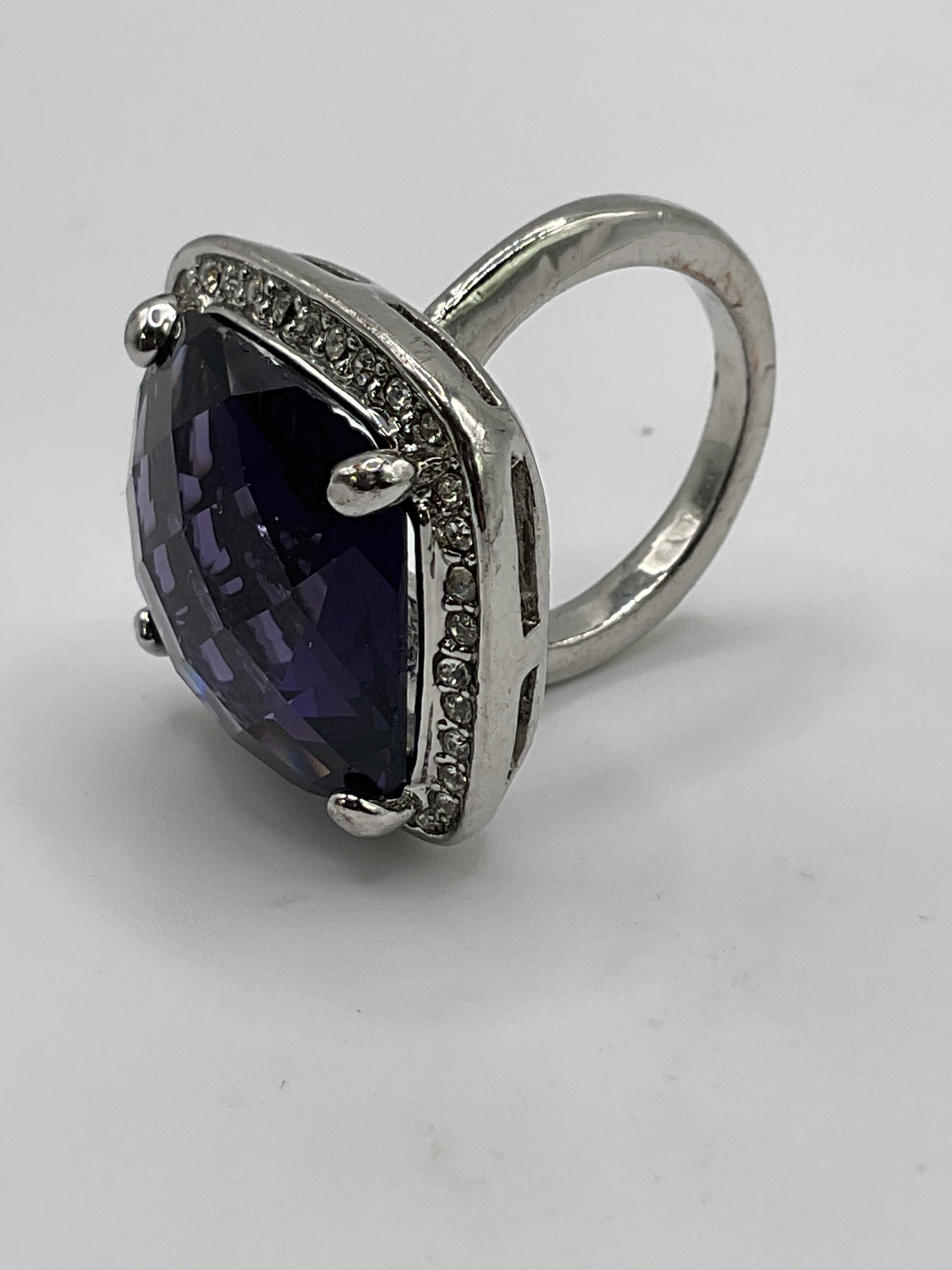 Vintage Princess Amethyst Silver Toned Ring - Estate Sale (Great Condition)