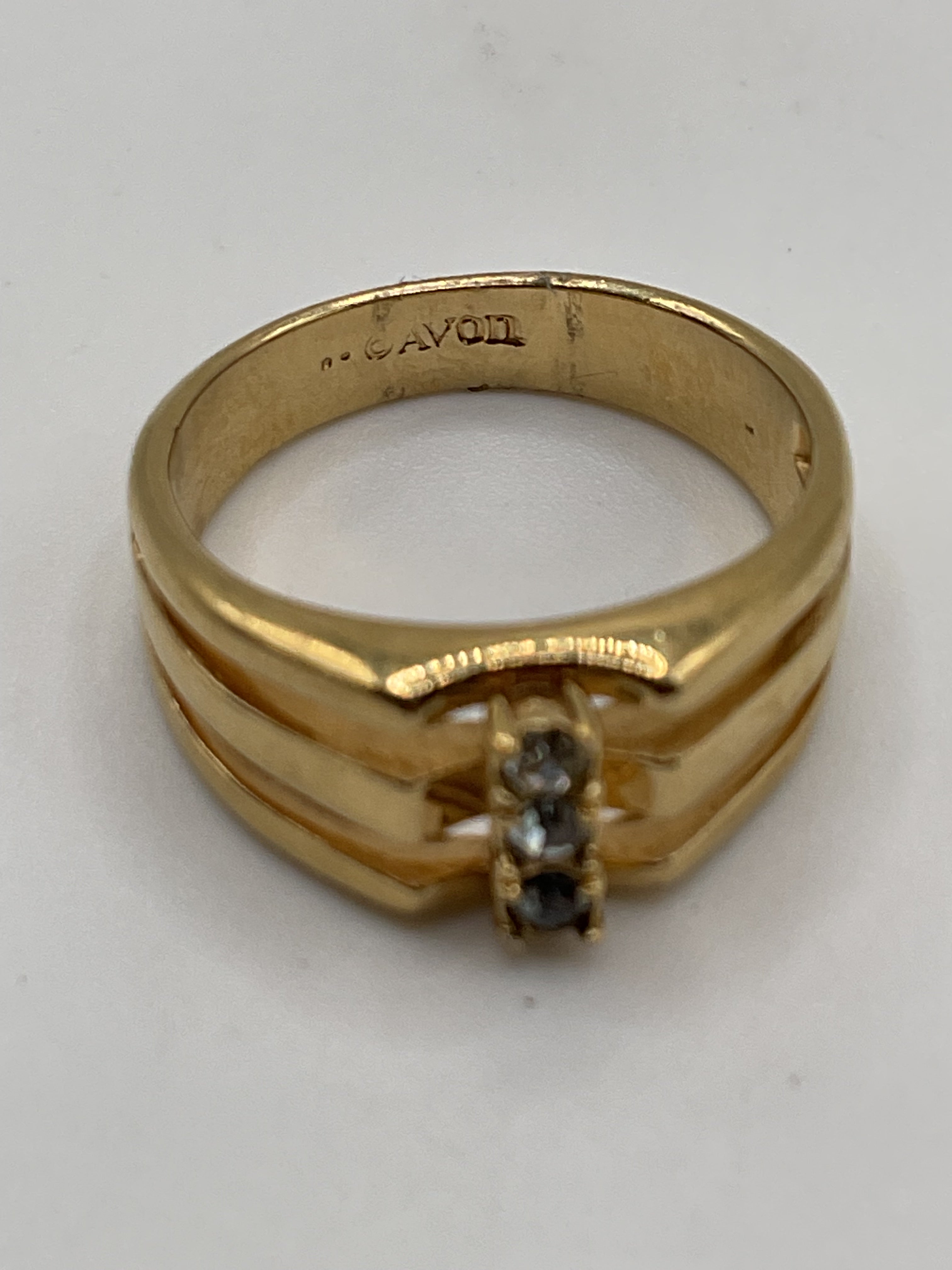 Avon Vintage Gold Tone Ring 3 Stone Cluster Ring - Estate Sale (Great Condition)