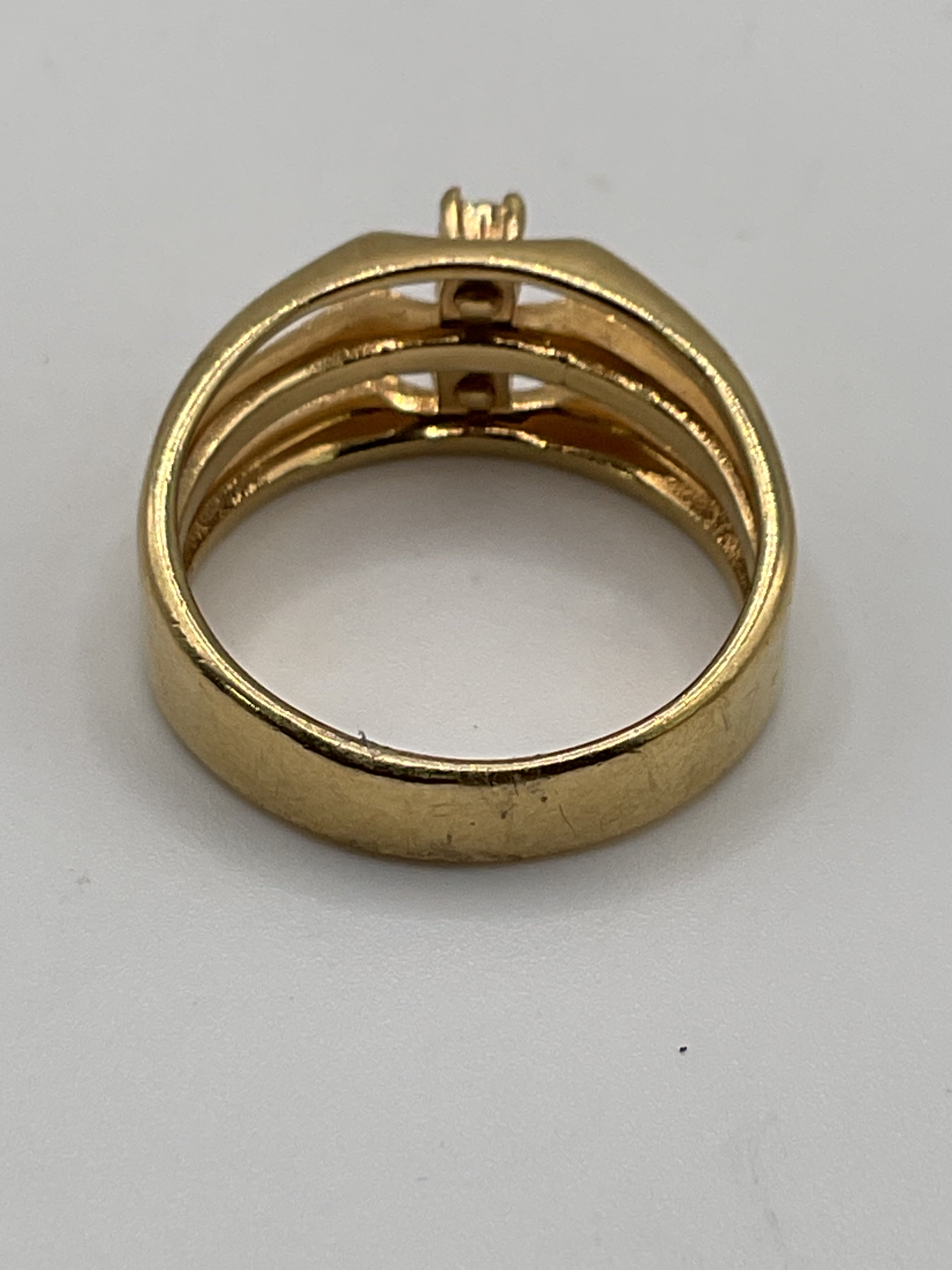 Avon Vintage Gold Tone Ring 3 Stone Cluster Ring - Estate Sale (Great Condition)