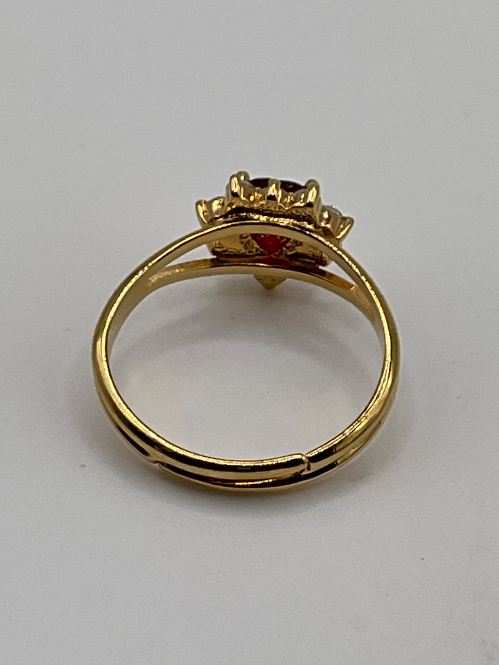 Avon Heart Ring | Red Stone Gold Tone Vintage Style Ring - Estate Sale (Great Condition)