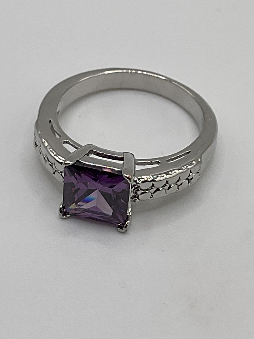 Color-Shift Violet Blue Statement Ring | Pavé Band in Silver Tone - Estate Sale (Great Condition)