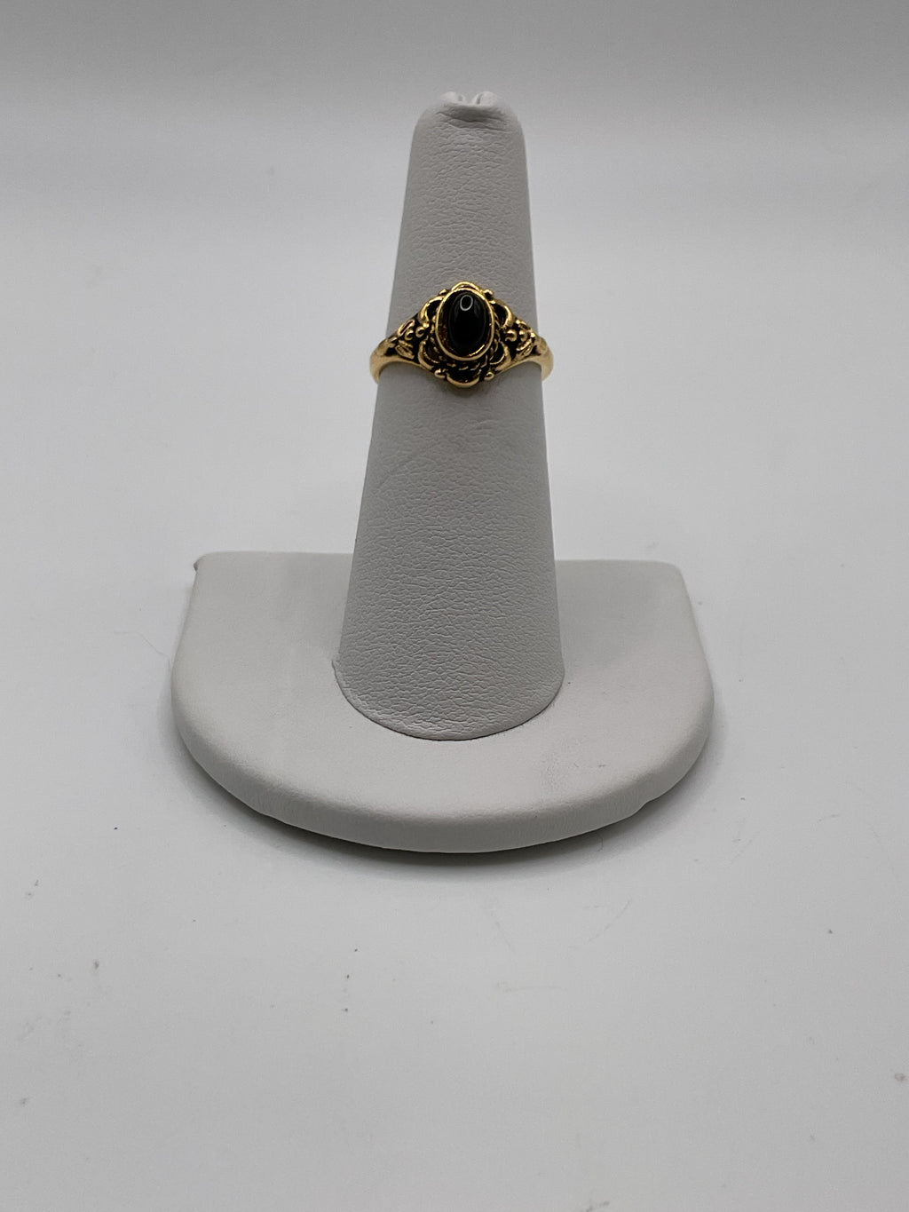 Vintage Style Black Onyx Cabochon Ring | Gold Tone Victorian Inspired Ring - Estate Sale (Great Condition)