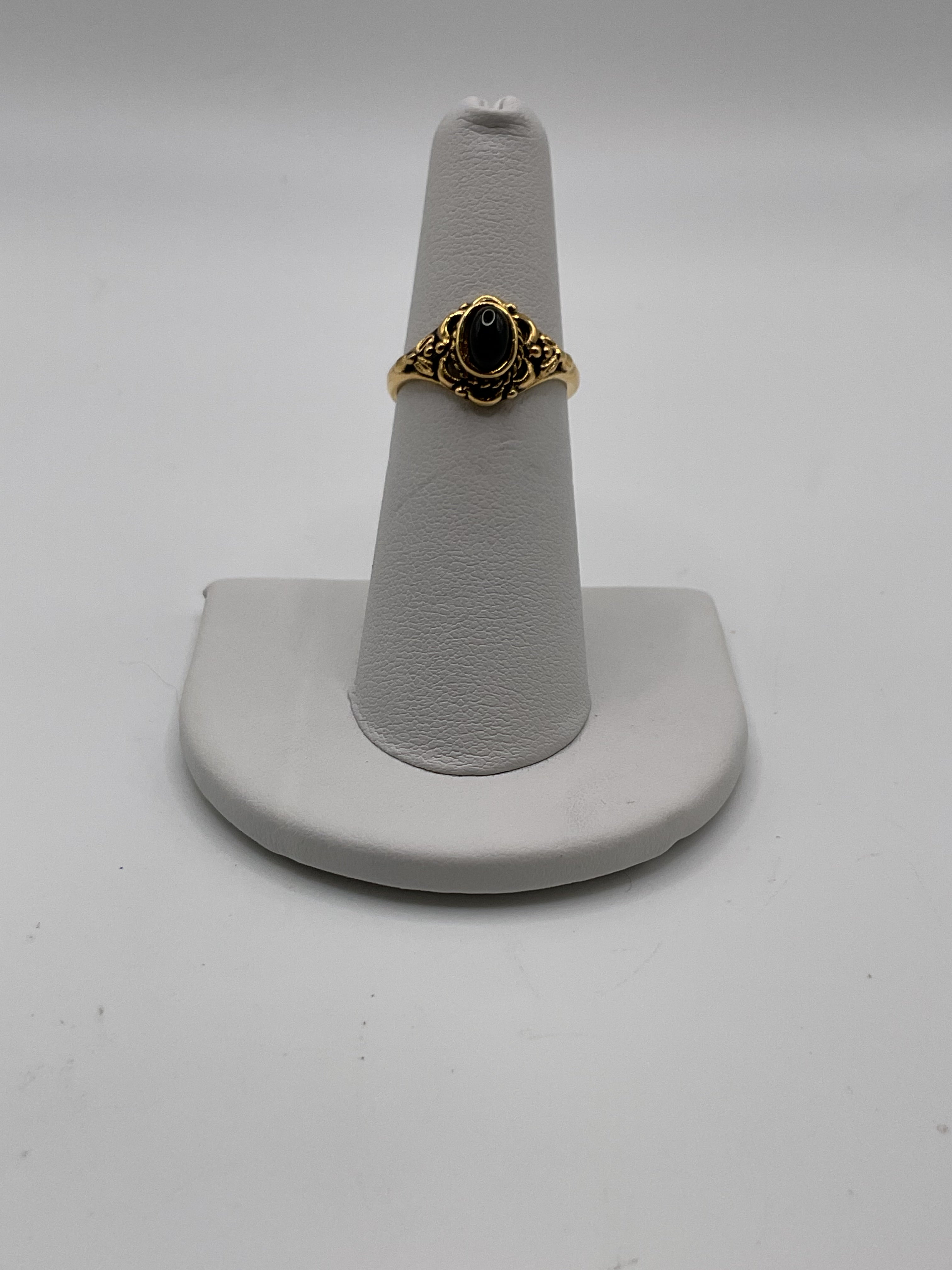 Vintage Style Black Onyx Cabochon Ring | Gold Tone Victorian Inspired Ring - Estate Sale (Great Condition)