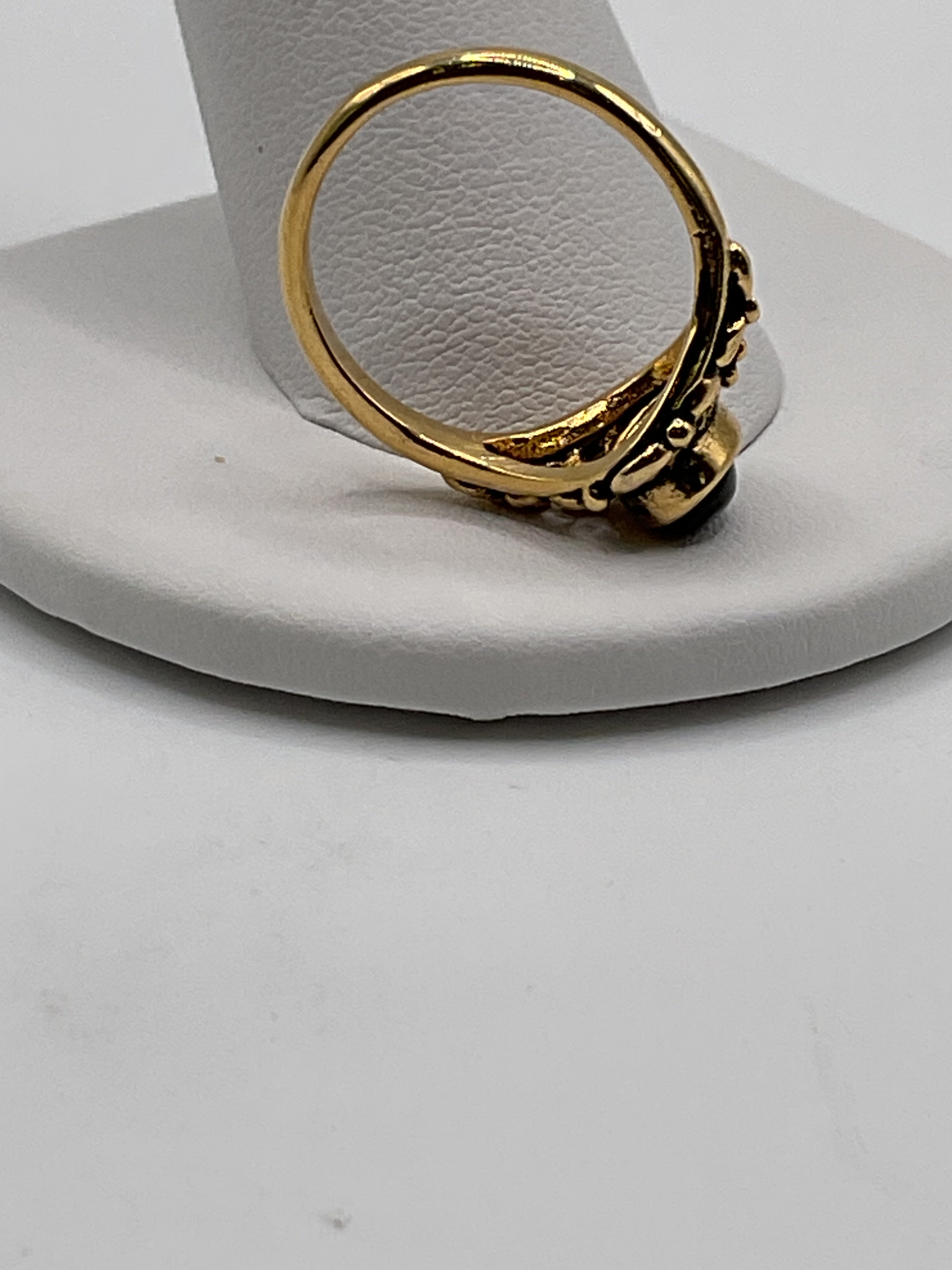 Vintage Style Black Onyx Cabochon Ring | Gold Tone Victorian Inspired Ring - Estate Sale (Great Condition)
