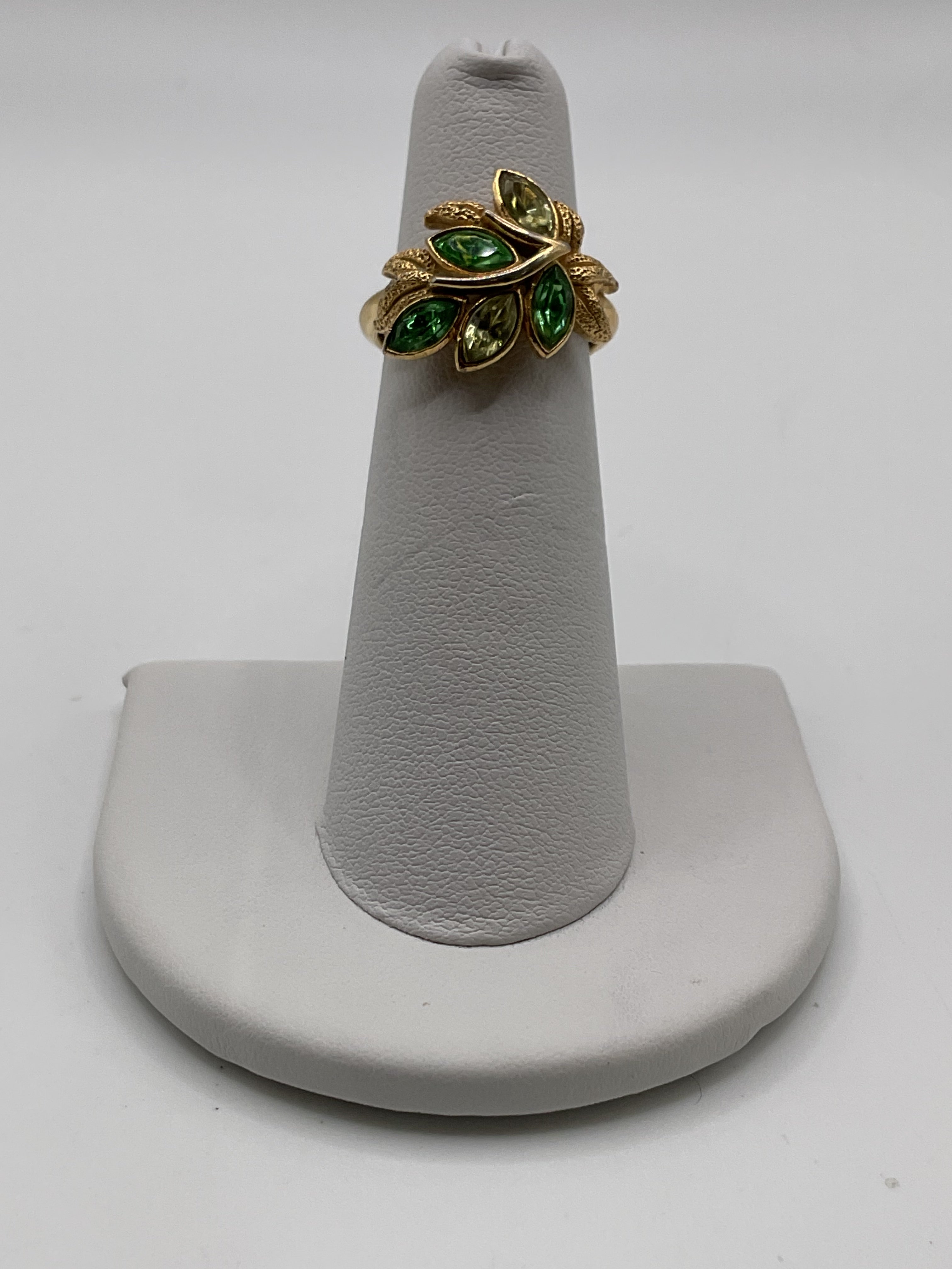 Vintage Avon Green Navette Leaf Statement Ring Gold Tone - Estate Sale (Great Condition)