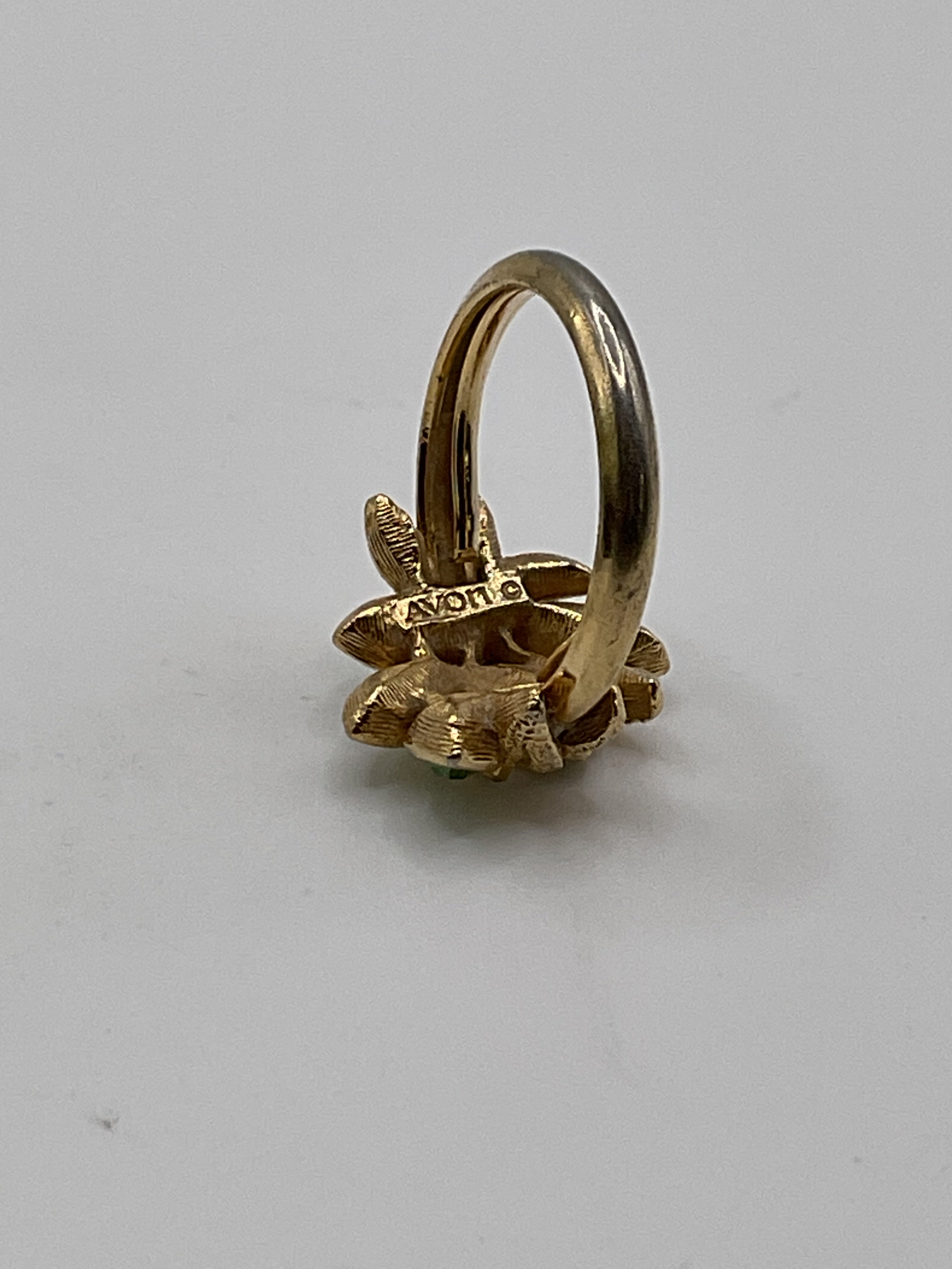 Vintage Avon Green Navette Leaf Statement Ring Gold Tone - Estate Sale (Great Condition)