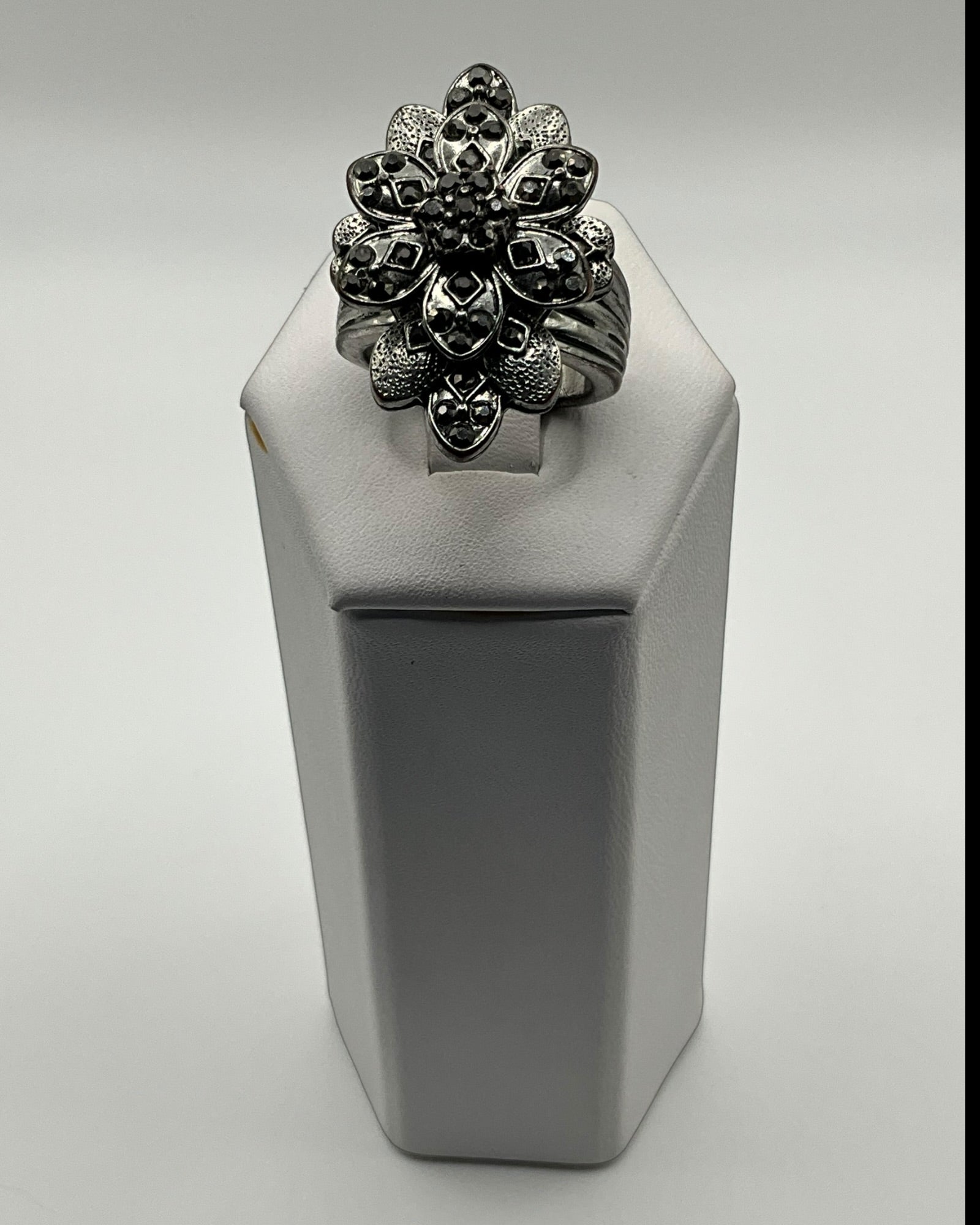 Vintage Gothic Marcasite Floral Ring - Estate Sale (Great Condition)