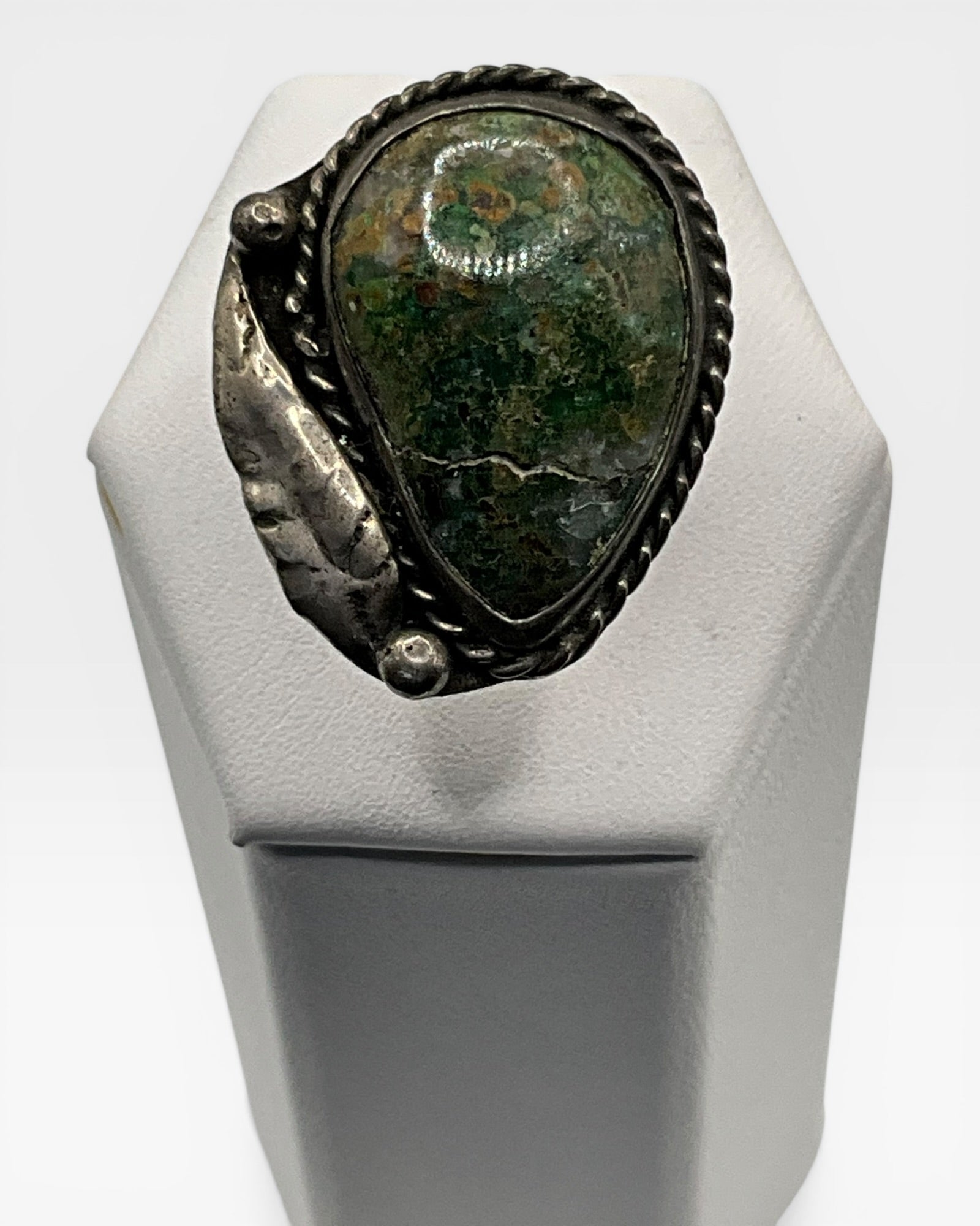 Green Jasper Vintage Navaho Ring - Estate Sale (Great Condition)