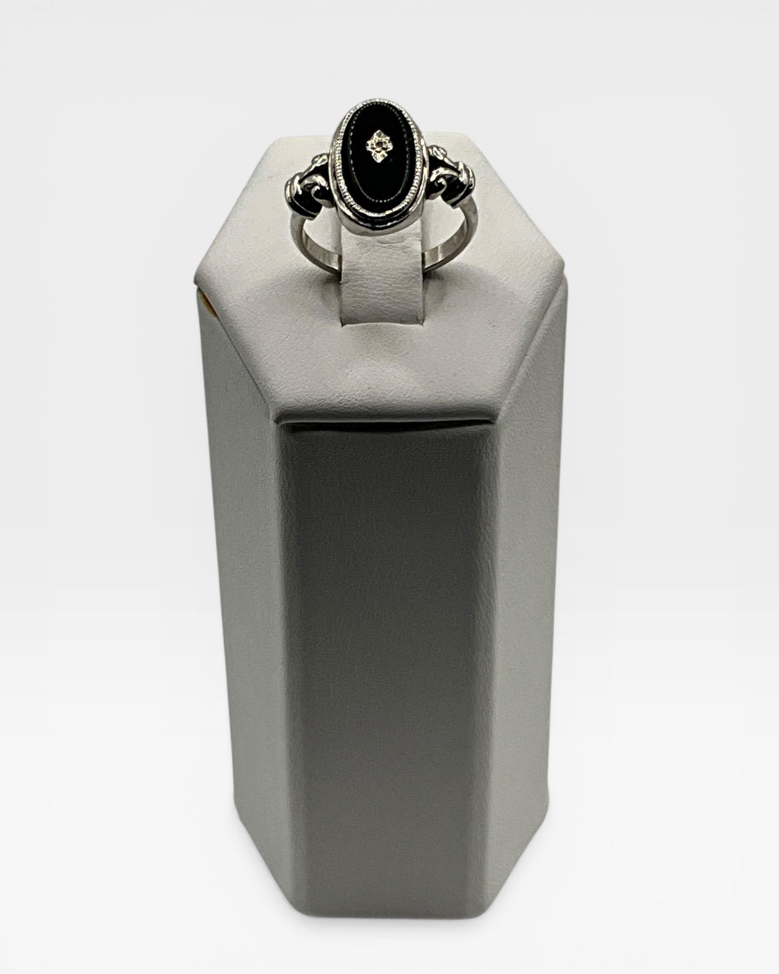 Avon Victorian Genuine Diamond Chip Black Onyx Ring - Estate Sale (Great Condition)