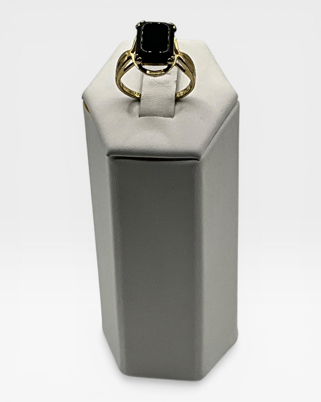 Black Agate Stone Ring - Estate Sale (Great Condition)