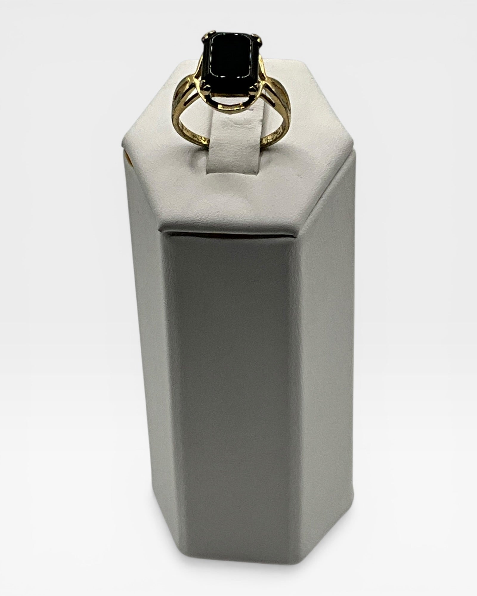 Black Agate Stone Ring - Estate Sale (Great Condition)