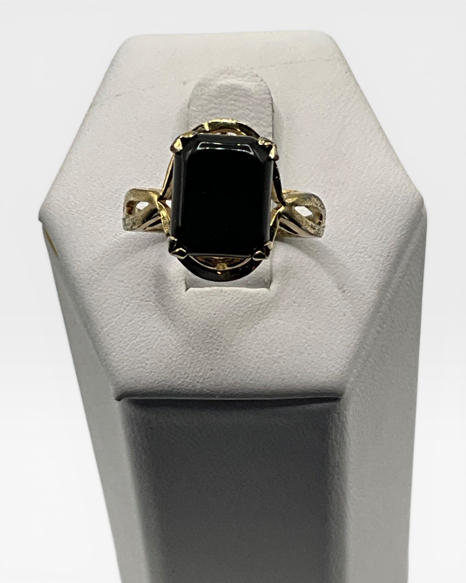 Black Agate Stone Ring - Estate Sale (Great Condition)