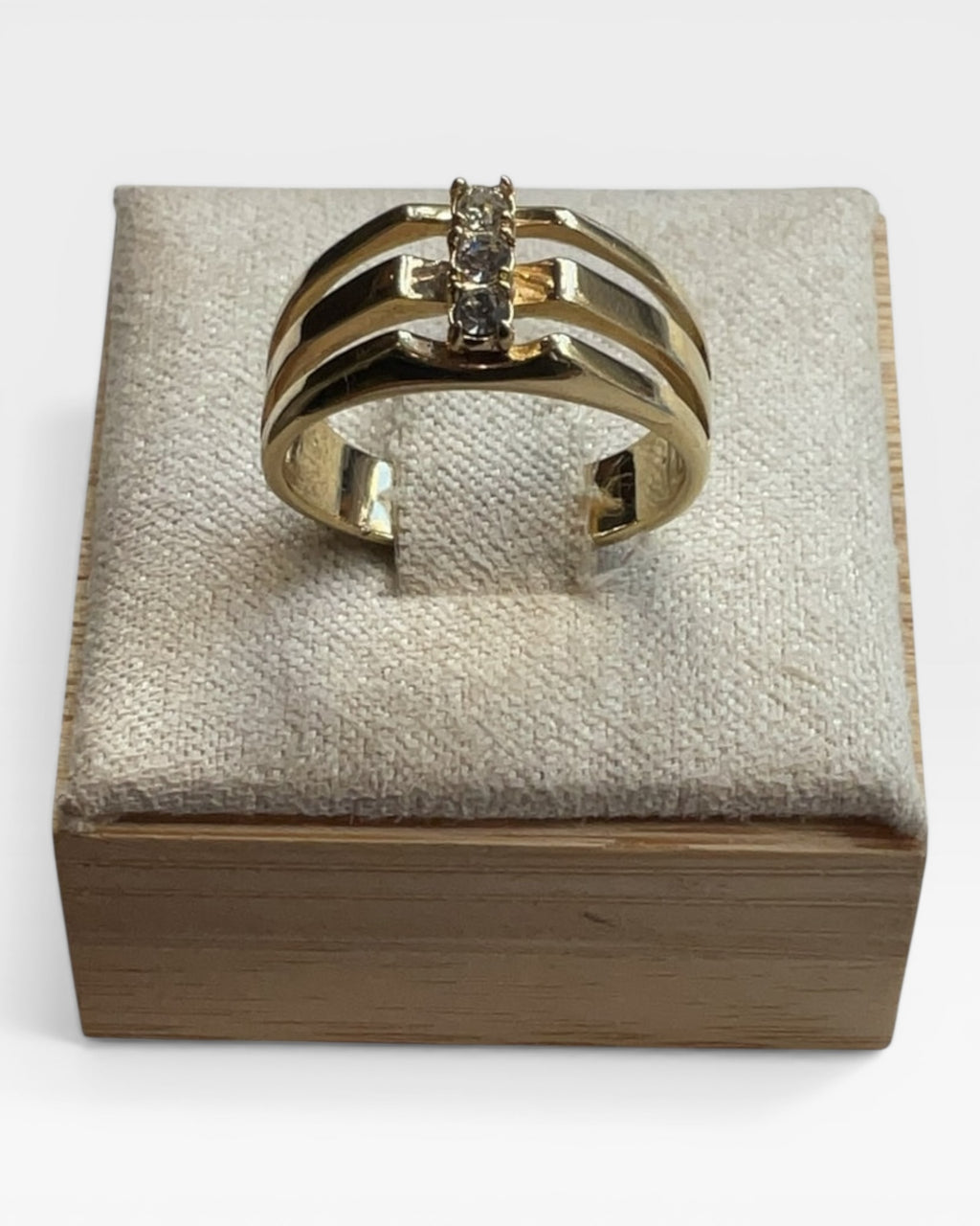 Avon Cubic Zirconia Ring - Estate Sale (Great Condition)
