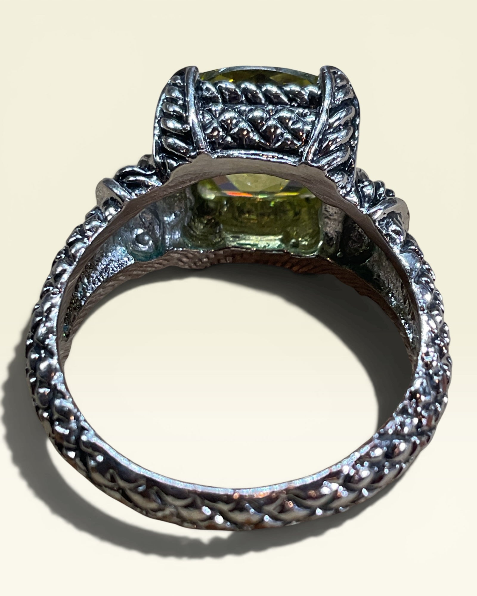 Premier Designs "Peridot" Antique Rhodium Plated & Cubic Zirconia Ring - Estate Sale (Great Condition)