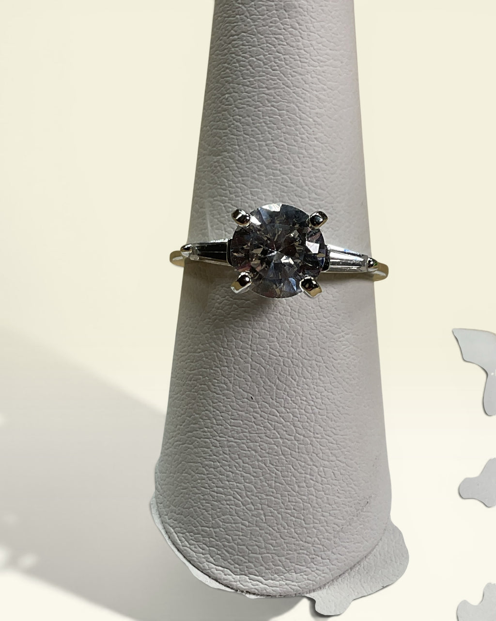 925 Sterling Silver Solitaire Ring | Round Brilliant CZ Engagement Style Ring - Estate Sale (Great Condition)