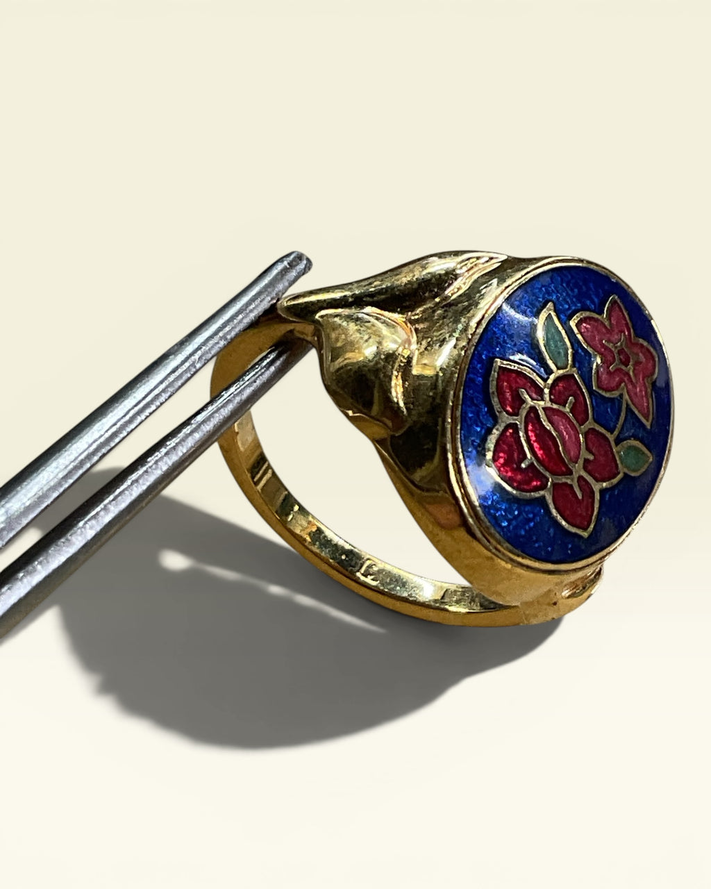 Avon "Romantic Cloisonné Ring circa 1989 - Estate Sale (Great Condition)
