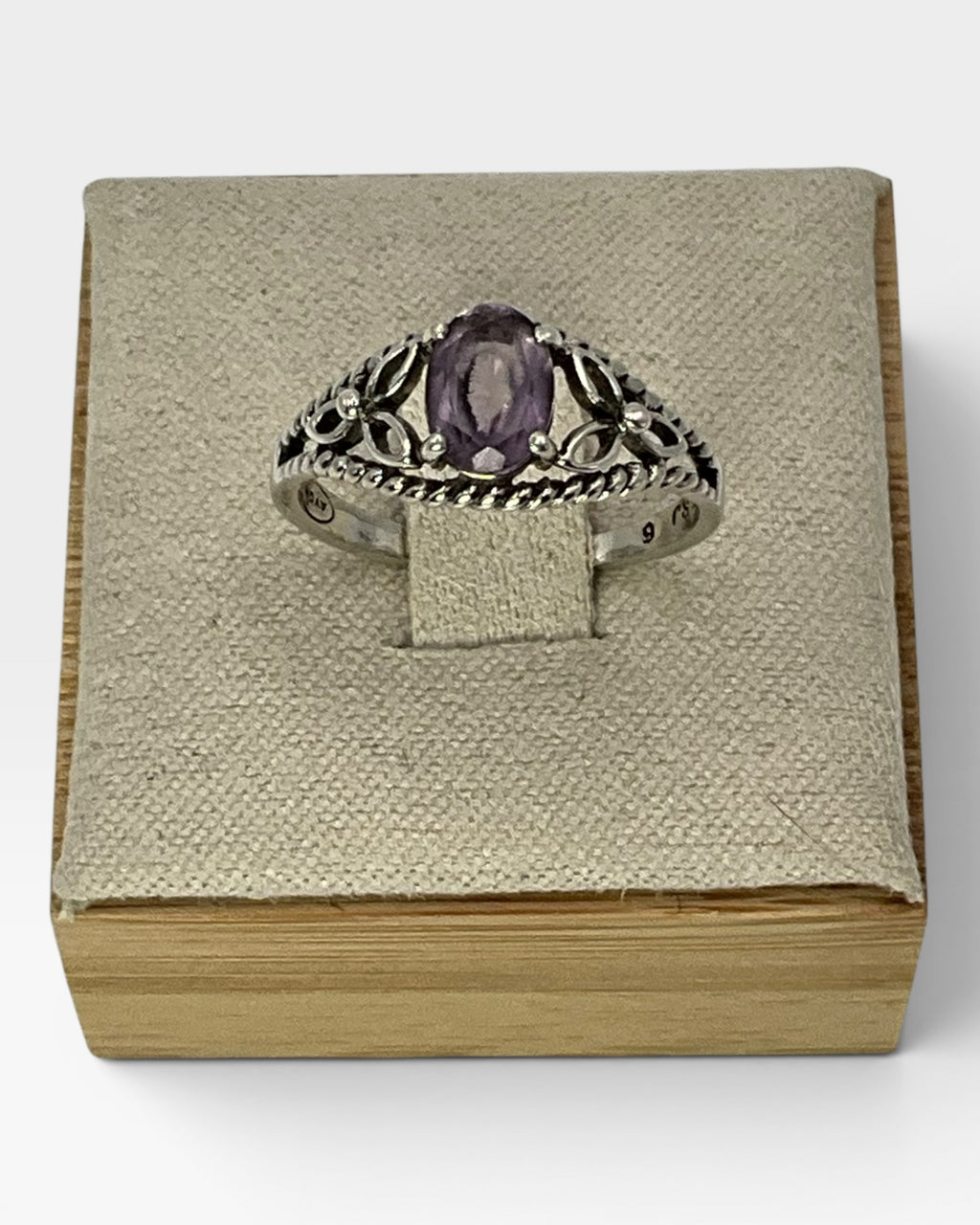 Amethyst Sterling Silver Gemstone Ring - Estate Sale (Great Conditon)